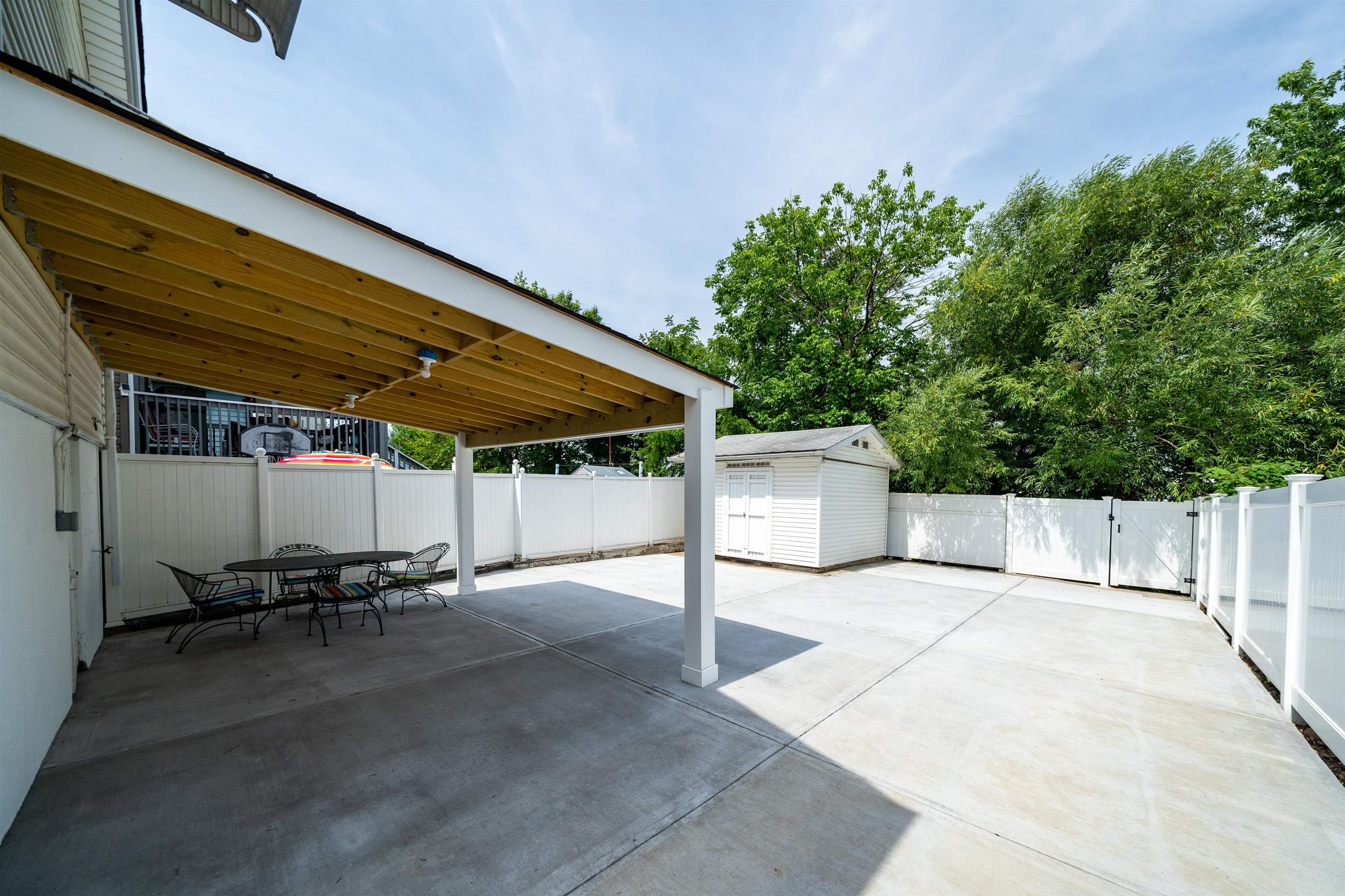 719 LIBERTY AVE