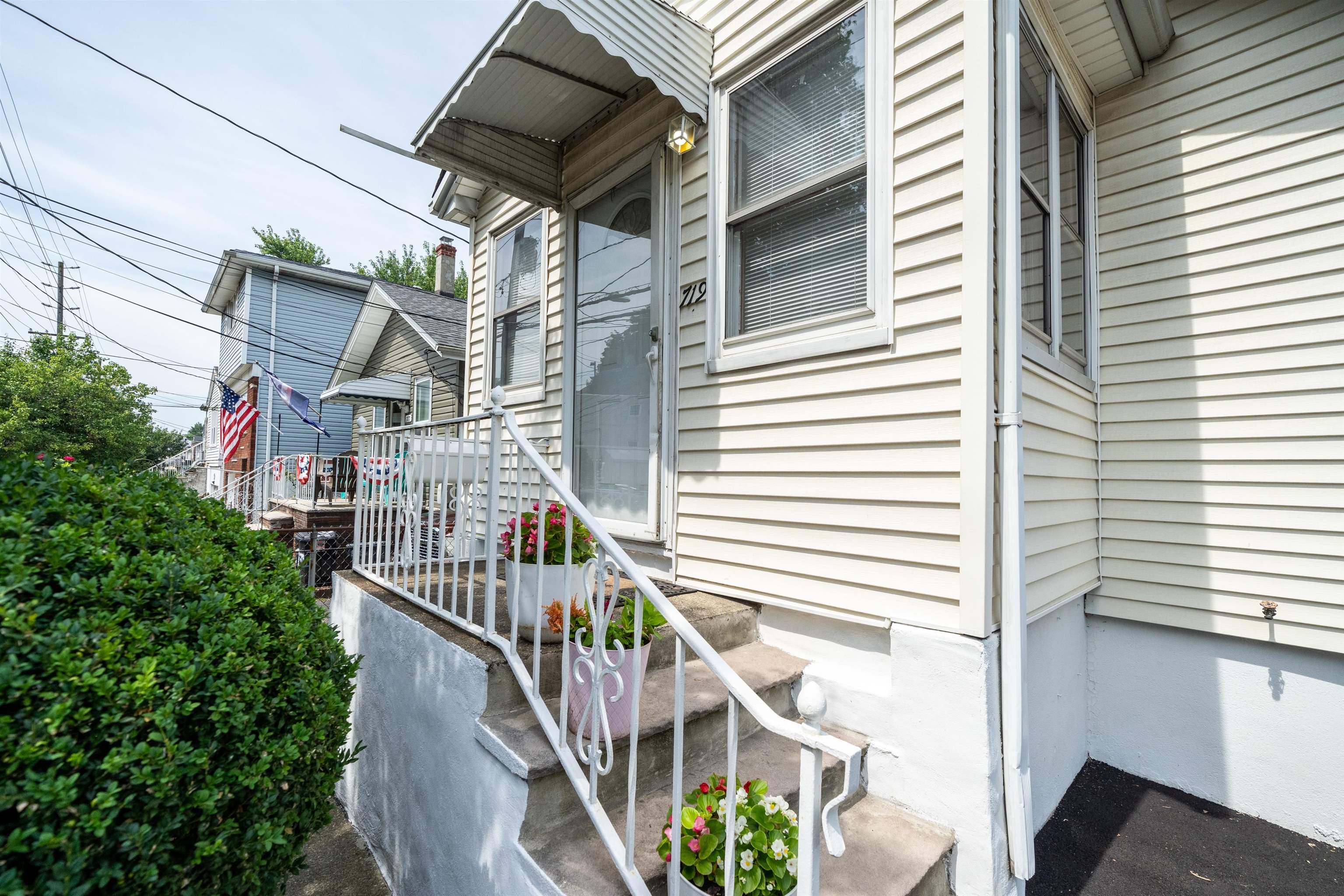 719 LIBERTY AVE