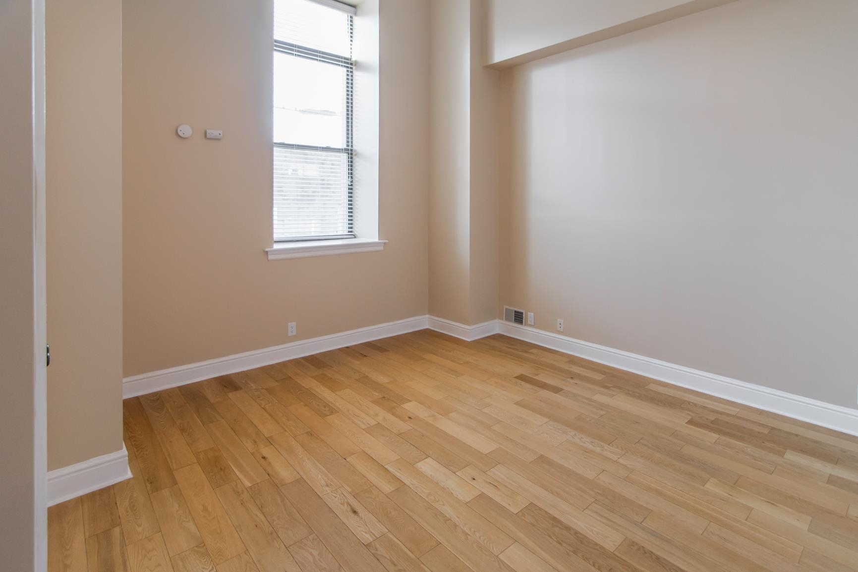 300 COMMUNIPAW AVE Unit: 106