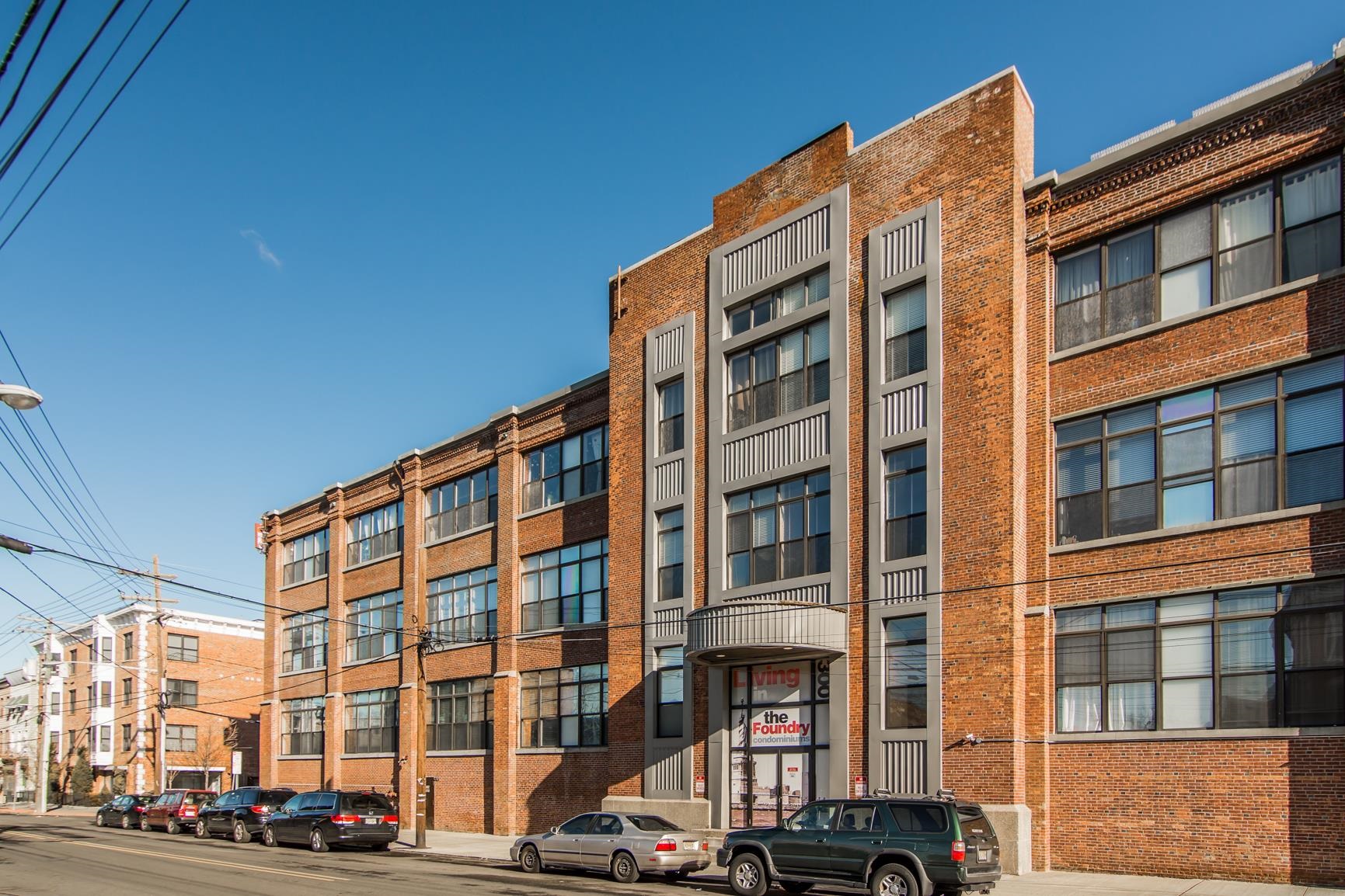 300 COMMUNIPAW AVE Unit: 106