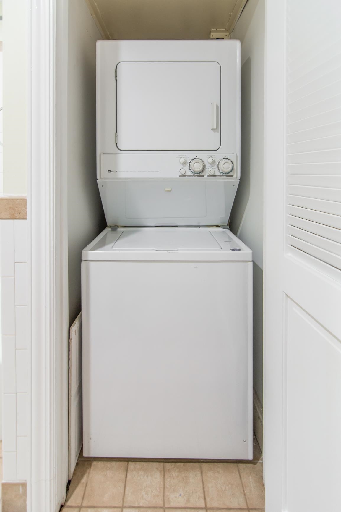 300 COMMUNIPAW AVE Unit: 106