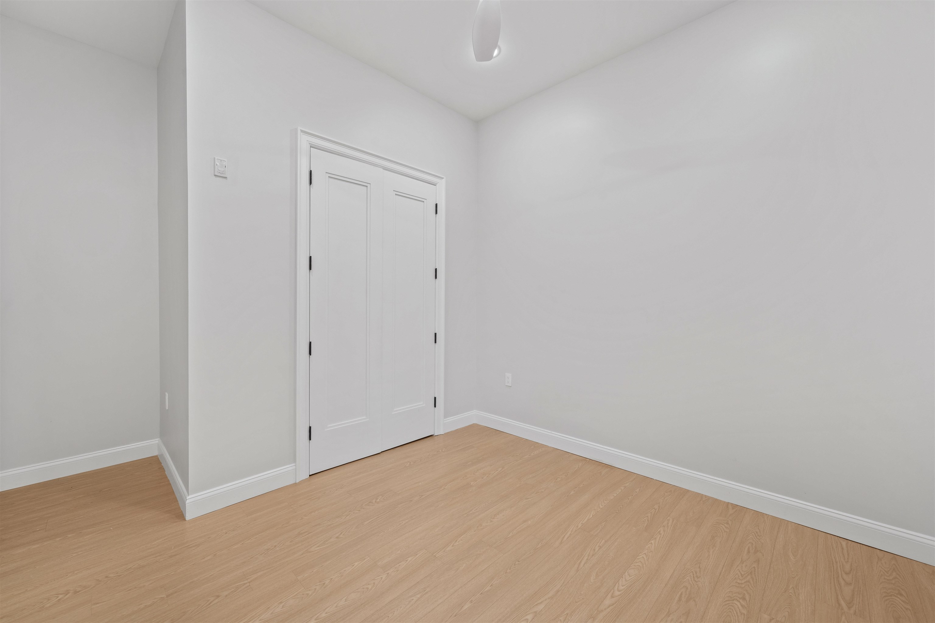 573 PALISADE AVE Unit: 1B