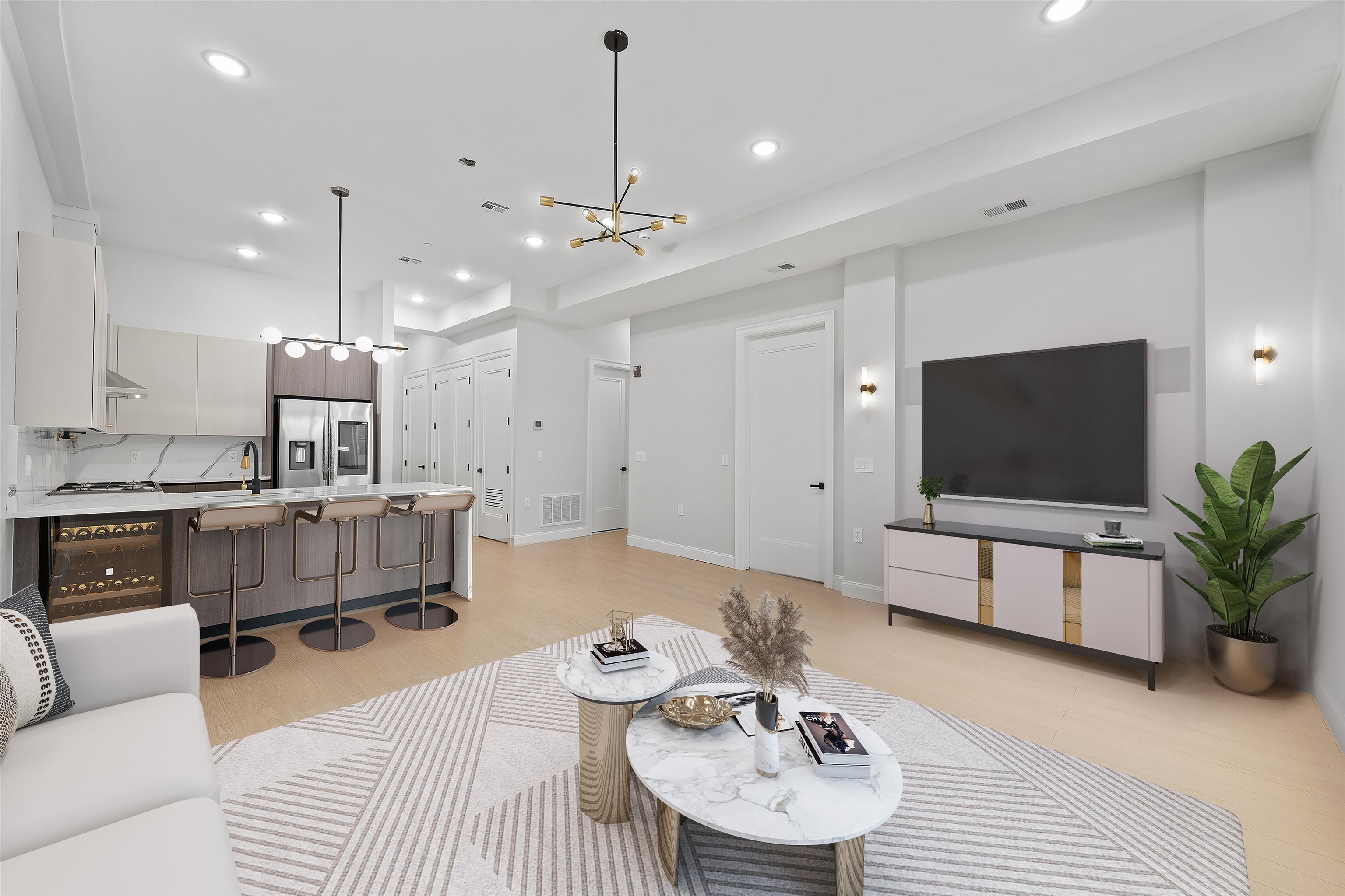 573 PALISADE AVE Unit: 1B