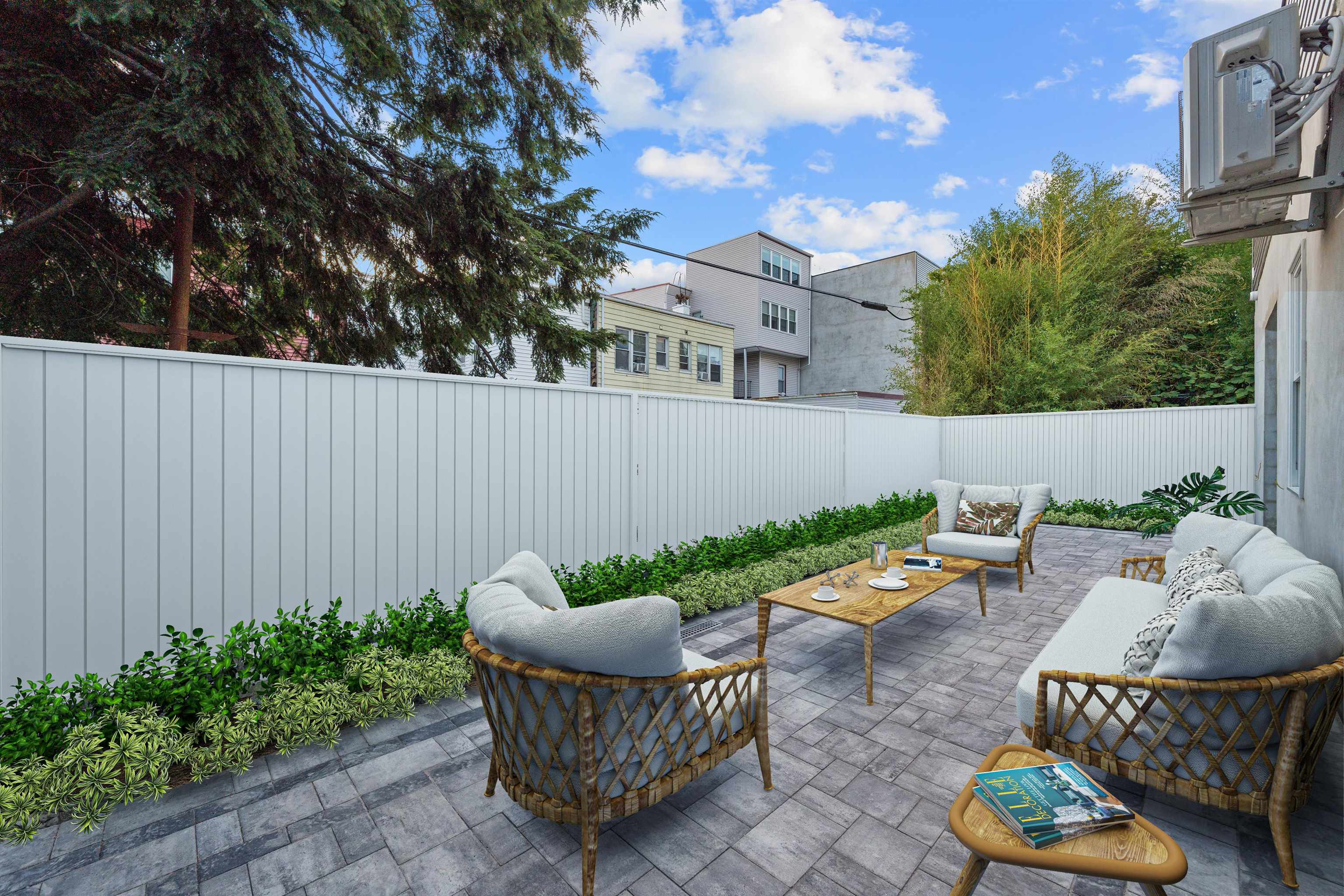 573 PALISADE AVE Unit: 1B