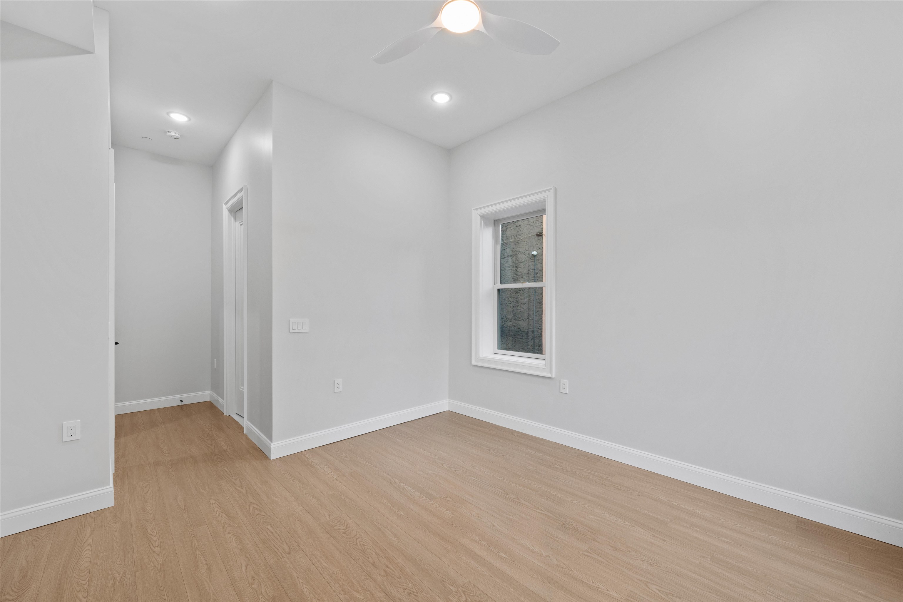 573 PALISADE AVE Unit: 1B