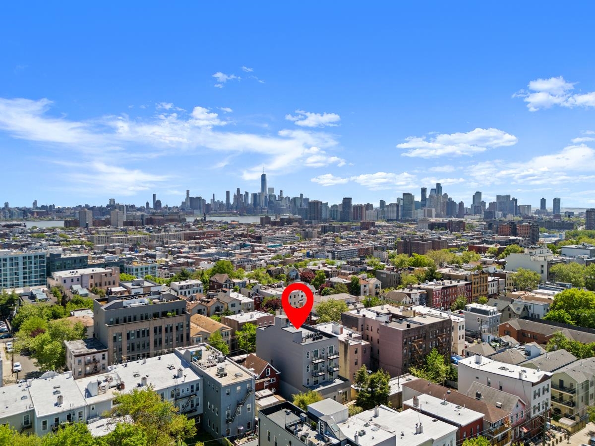 573 PALISADE AVE