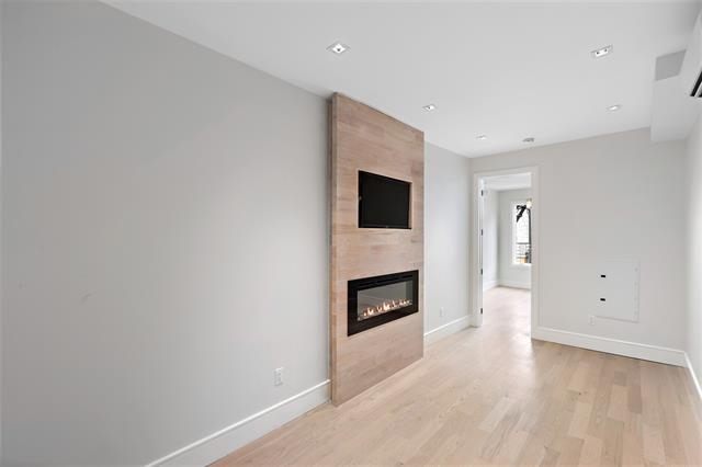 542 NEWARK AVE Unit: 2
