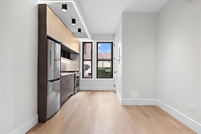 542 NEWARK AVE Unit: 2