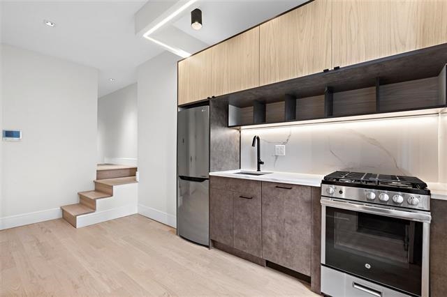 542 NEWARK AVE Unit: 2