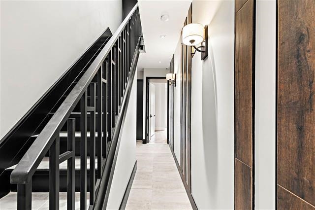 542 NEWARK AVE Unit: 2