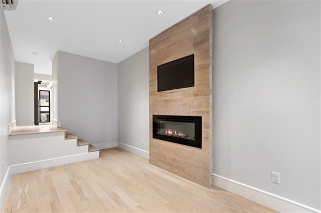542 NEWARK AVE Unit: 2