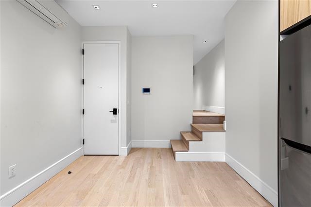 542 NEWARK AVE Unit: 2