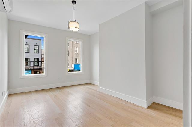 542 NEWARK AVE Unit: 2
