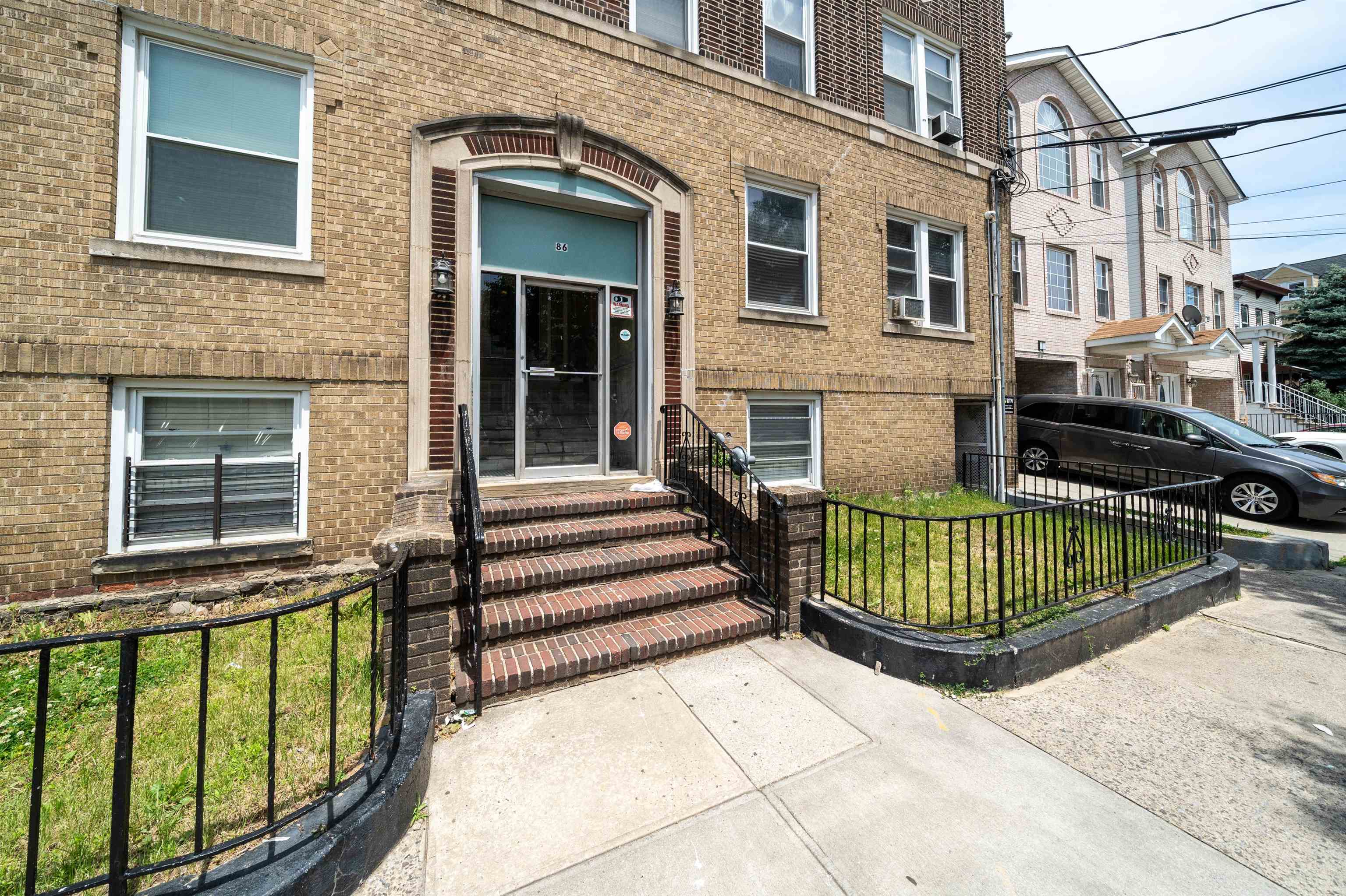 86 CHARLES ST Unit: 303