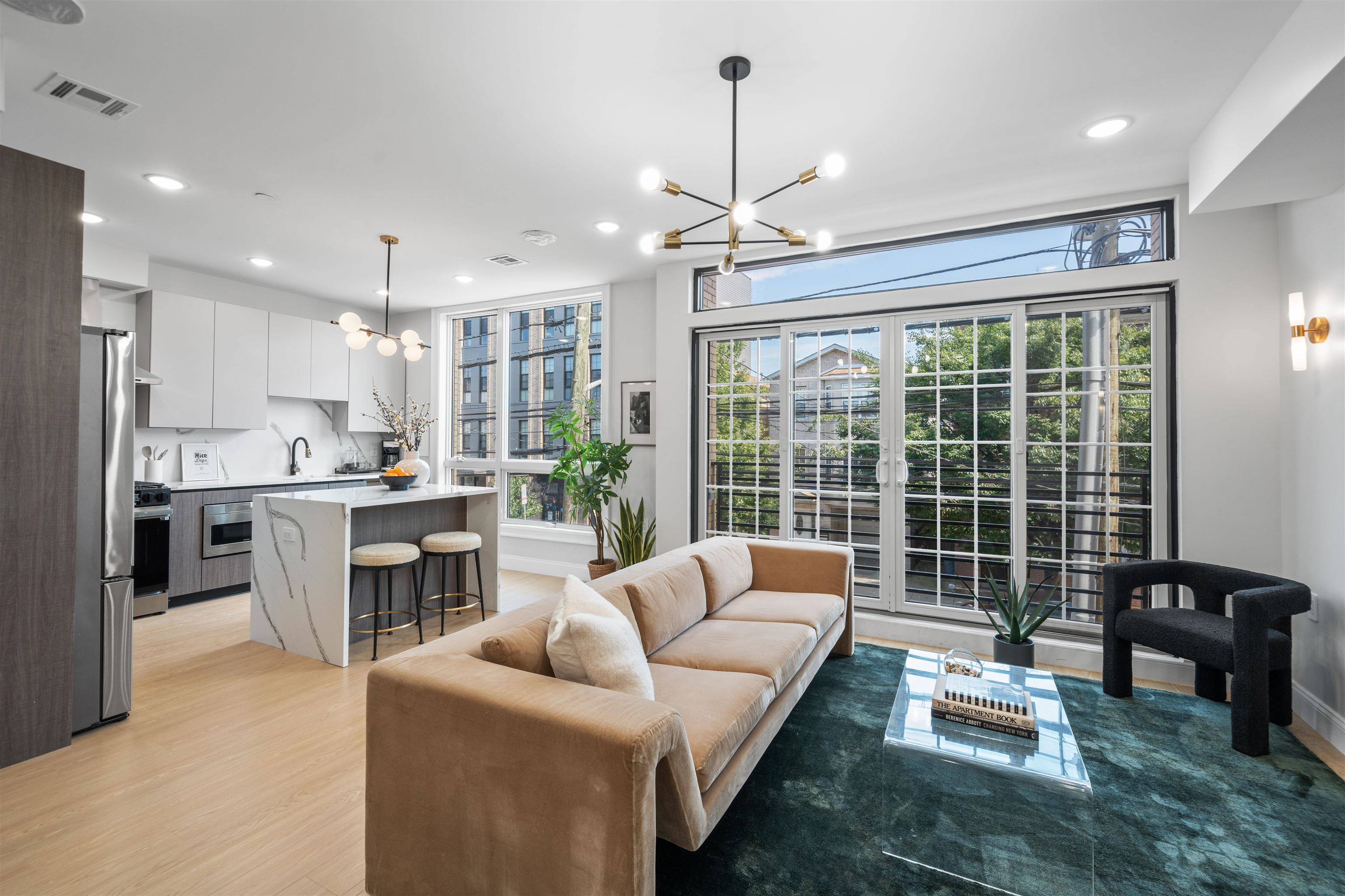 573 PALISADE AVE Unit: 2A