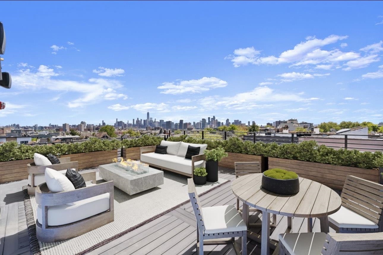 573 PALISADE AVE Unit: 2A