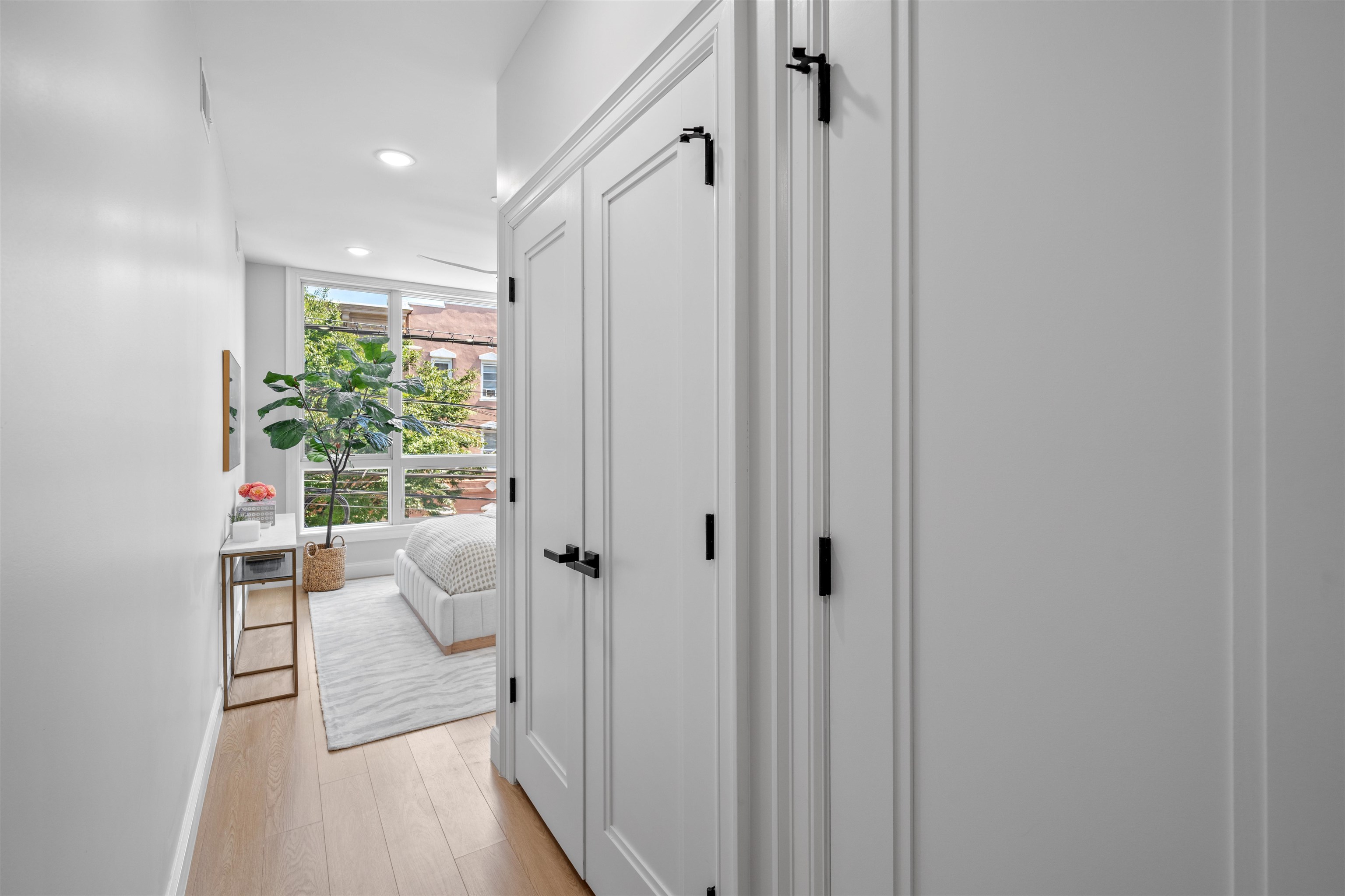 573 PALISADE AVE Unit: 2A