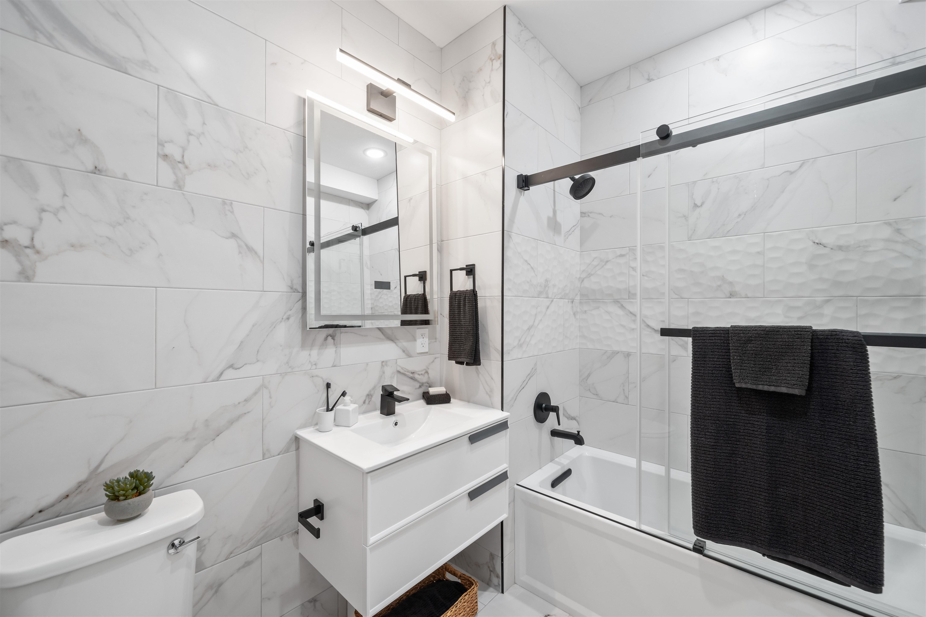 573 PALISADE AVE Unit: 3A