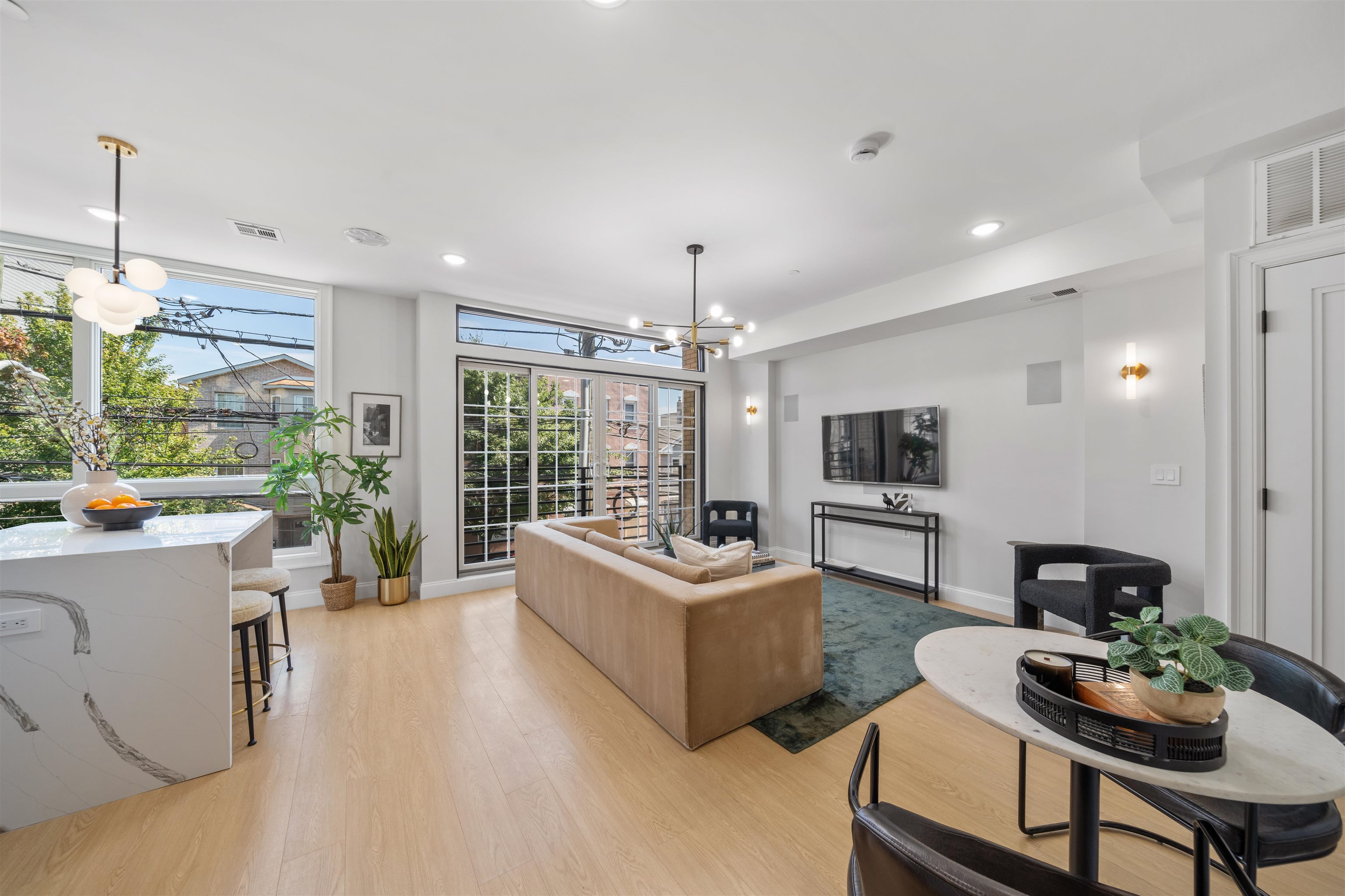 573 PALISADE AVE Unit: 3A