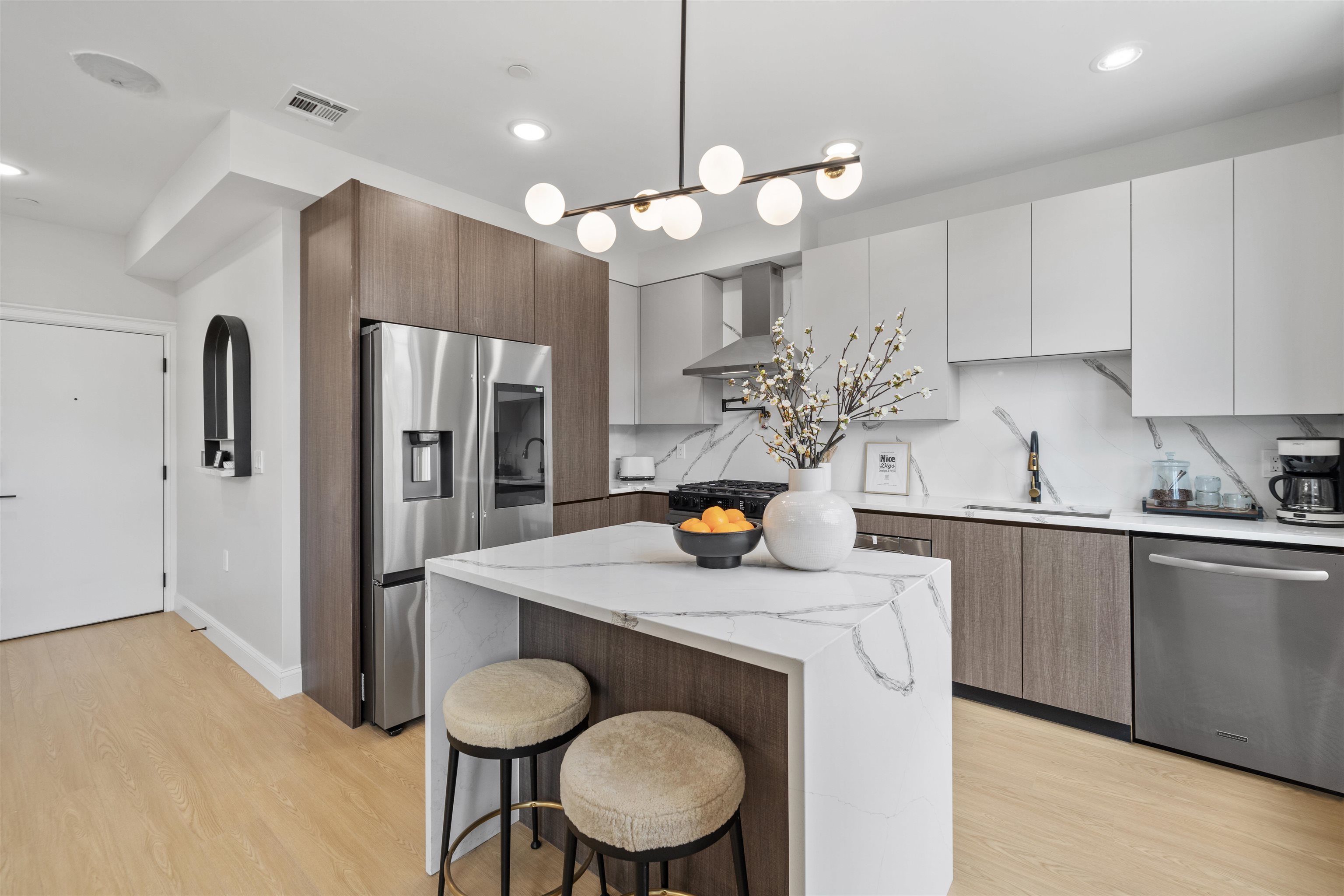 573 PALISADE AVE Unit: 4A