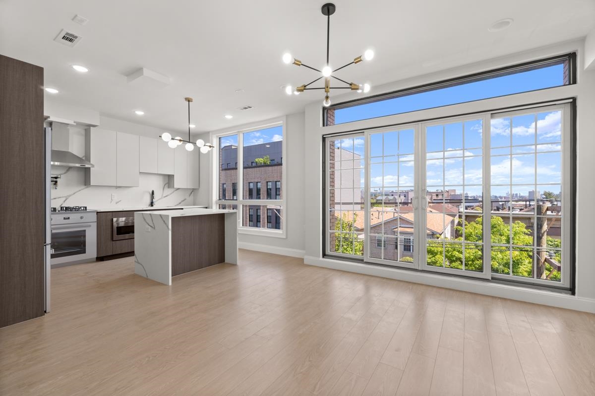 573 PALISADE AVE Unit: 4A