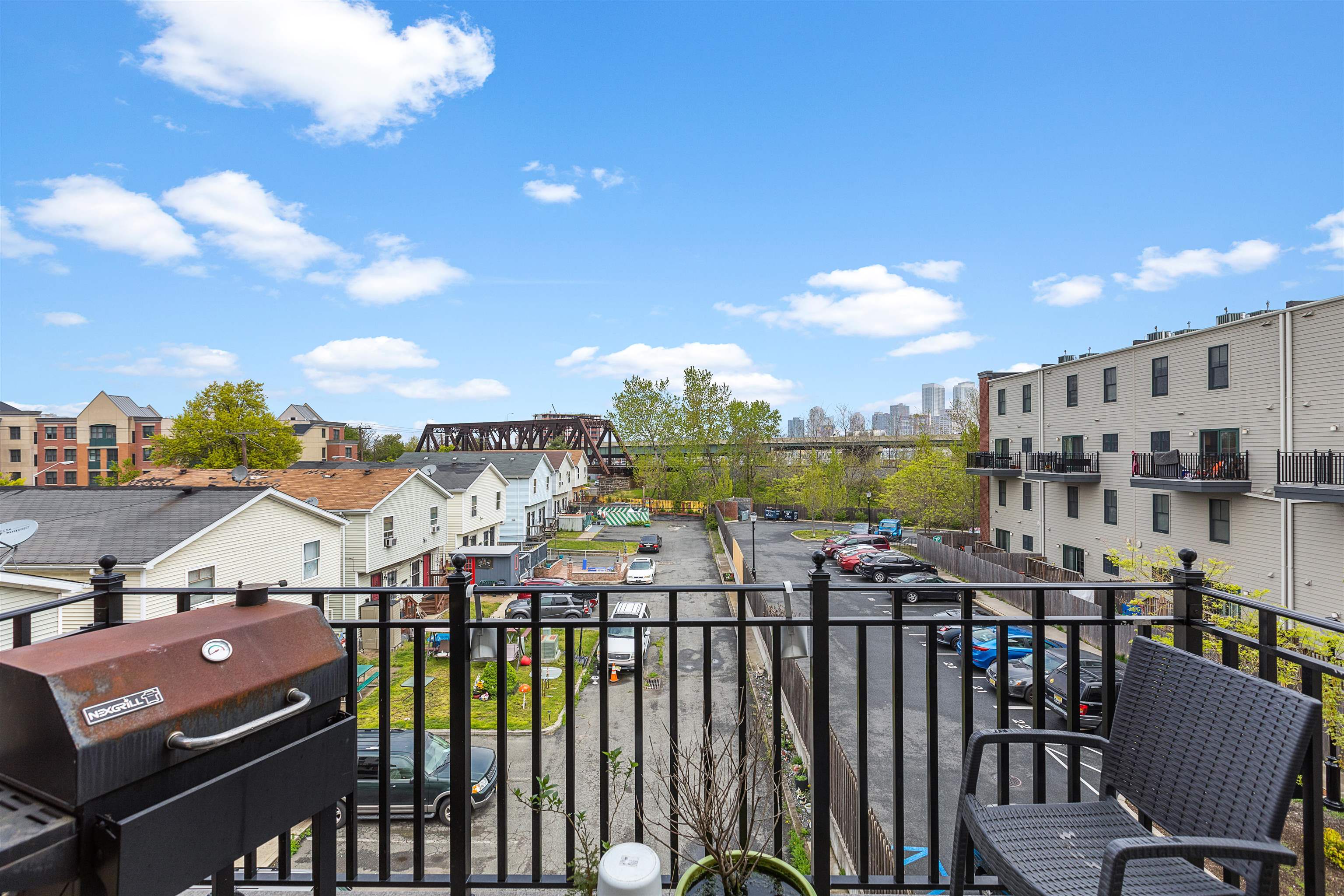 24-2 ASH ST Unit: 2