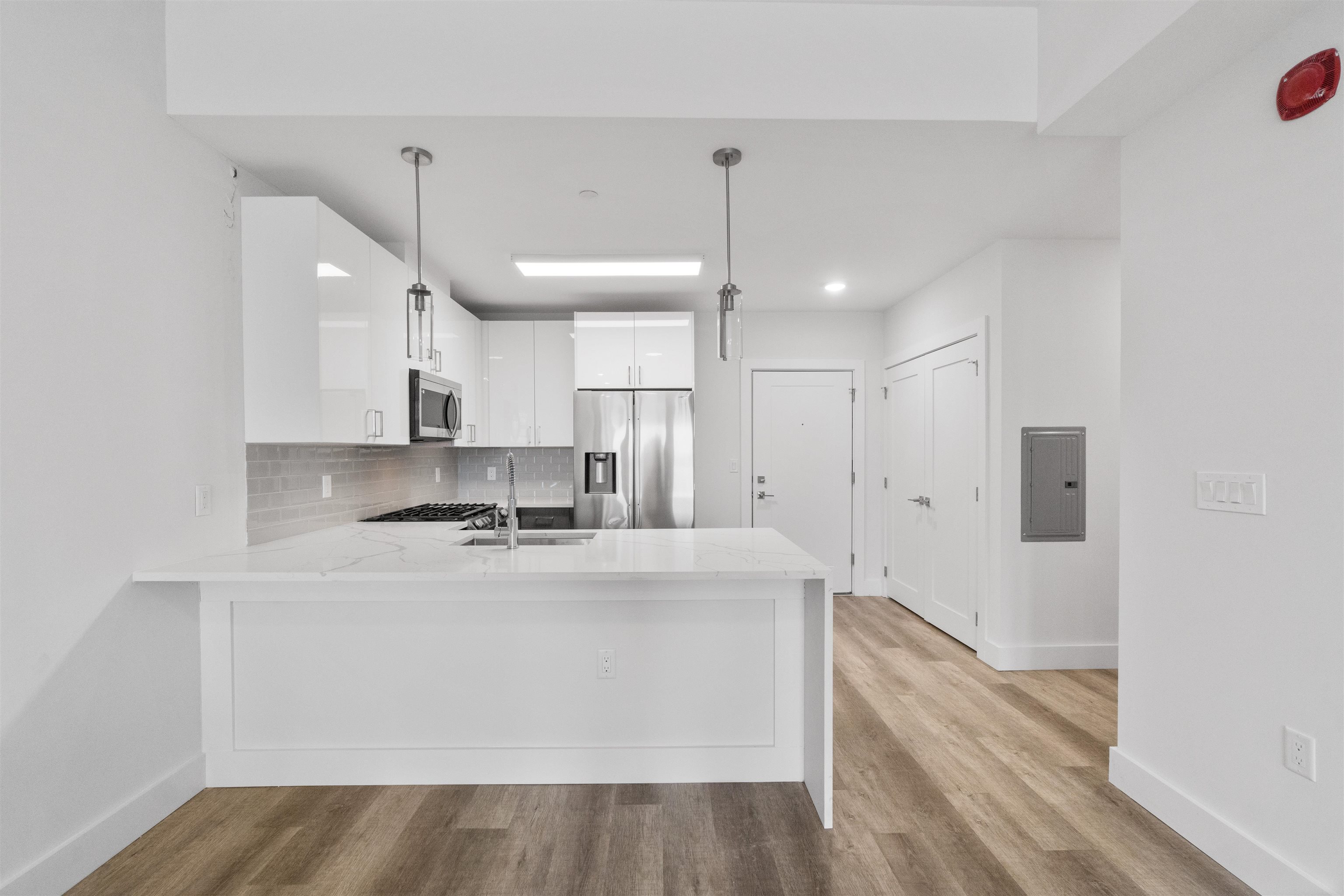 412 WHITON ST Unit: 405