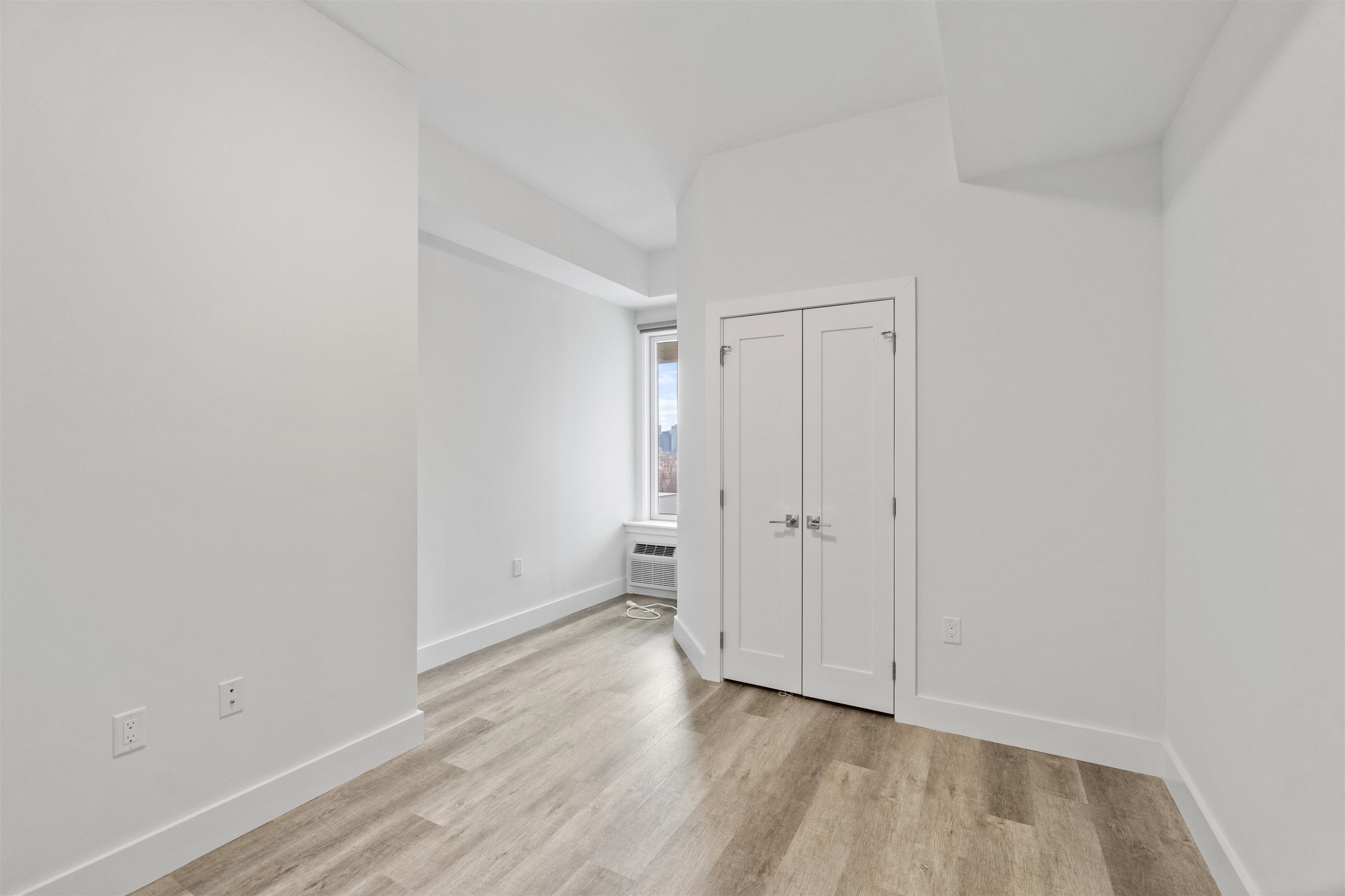 412 WHITON ST Unit: 405