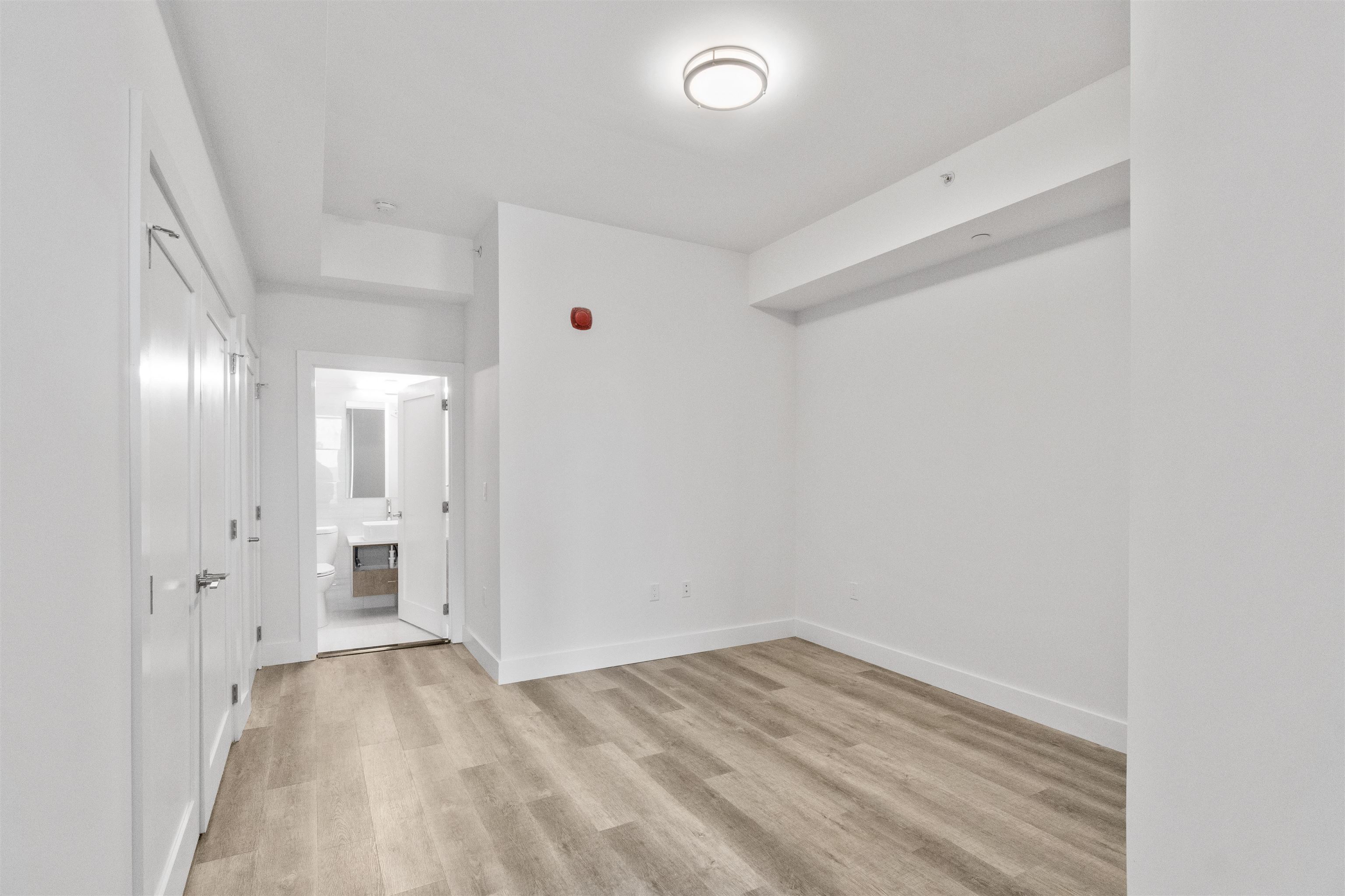 412 WHITON ST Unit: 405