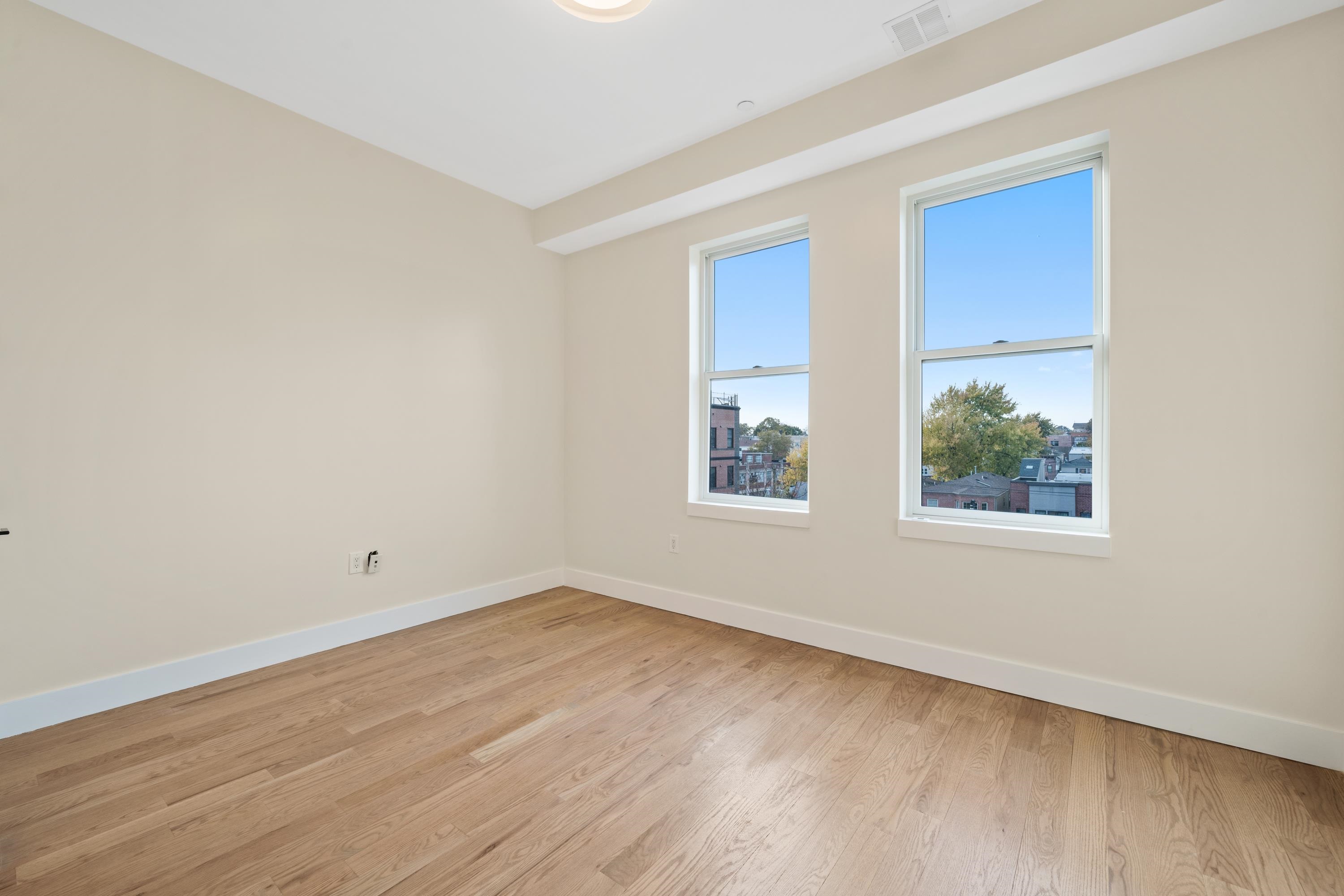 337 PALISADE AVE Unit: 4