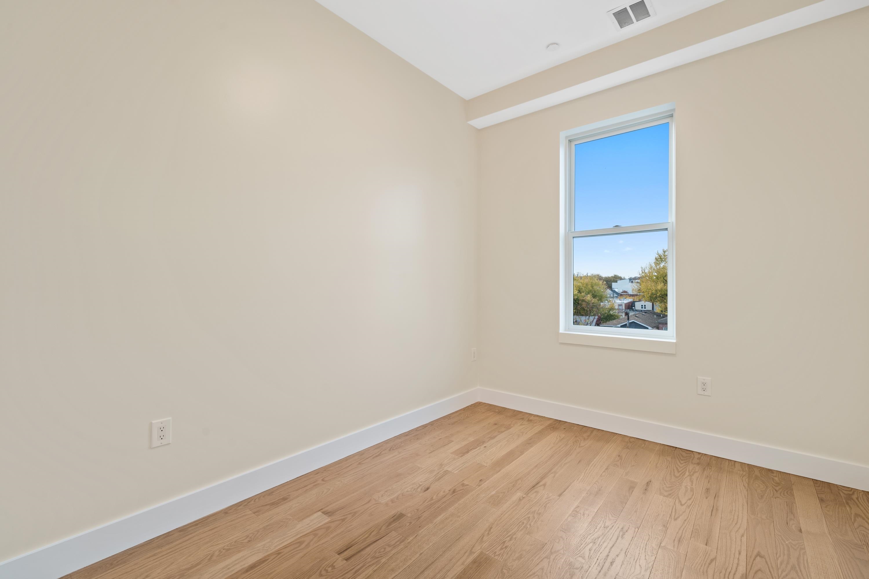 337 PALISADE AVE Unit: 4