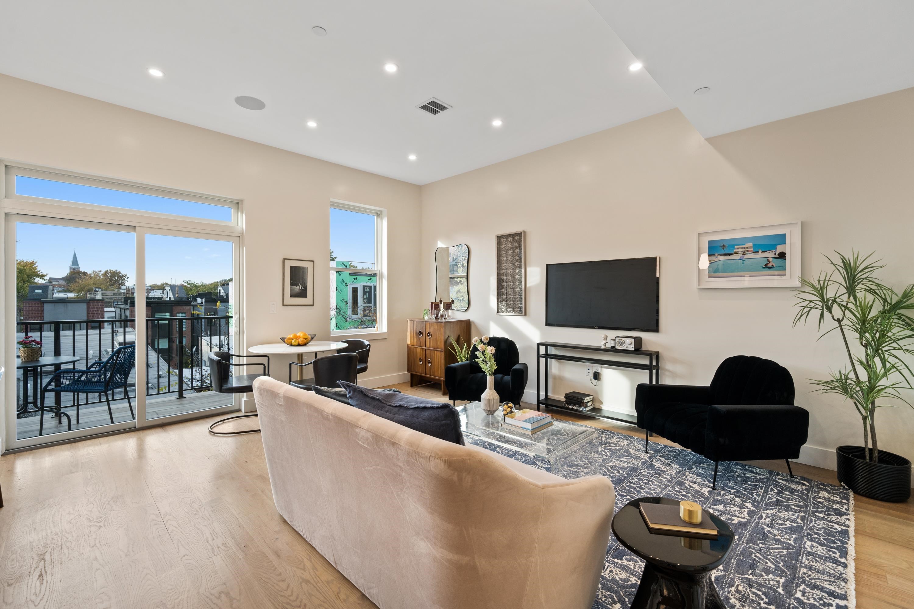 337 PALISADE AVE Unit: 4