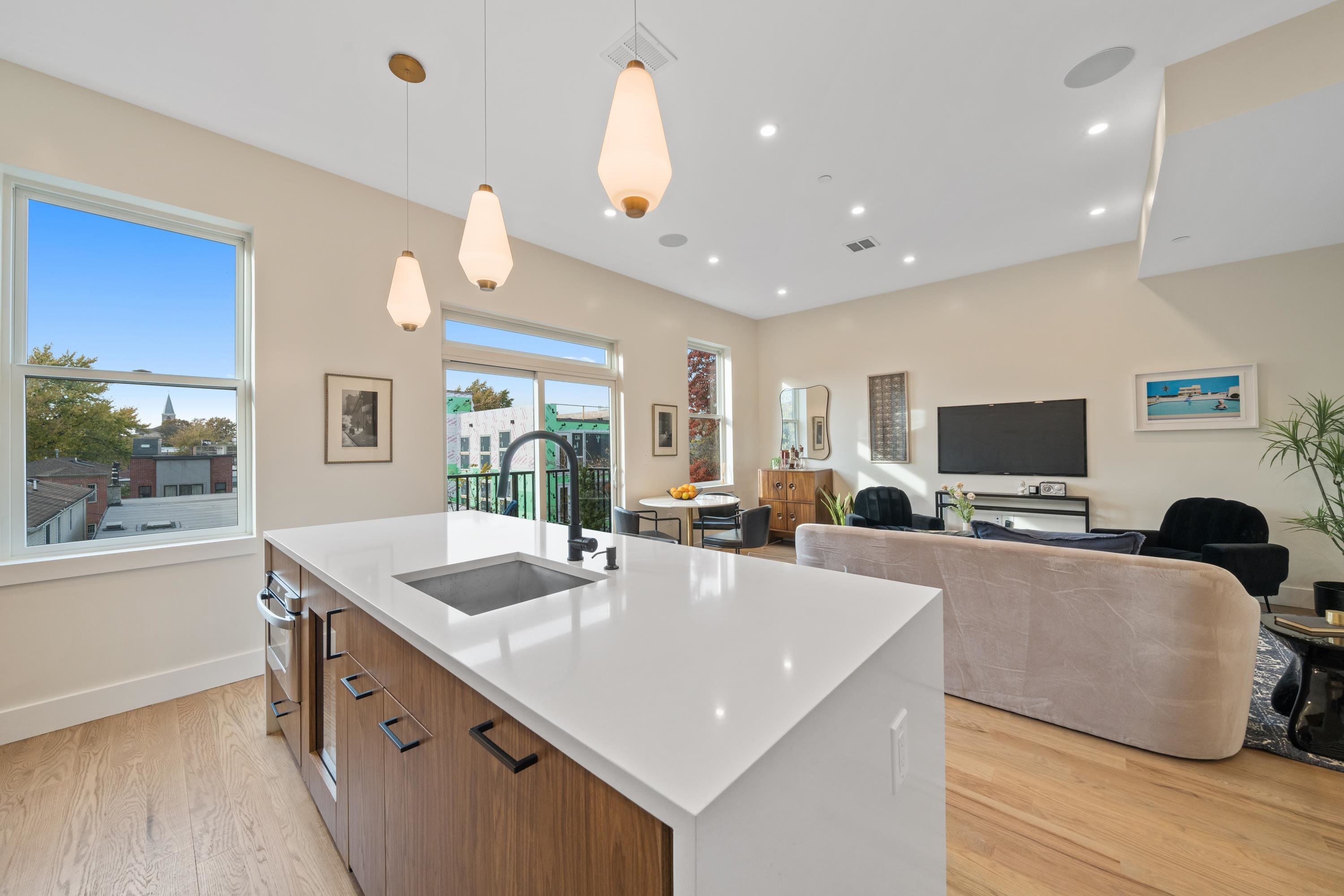337 PALISADE AVE Unit: 4