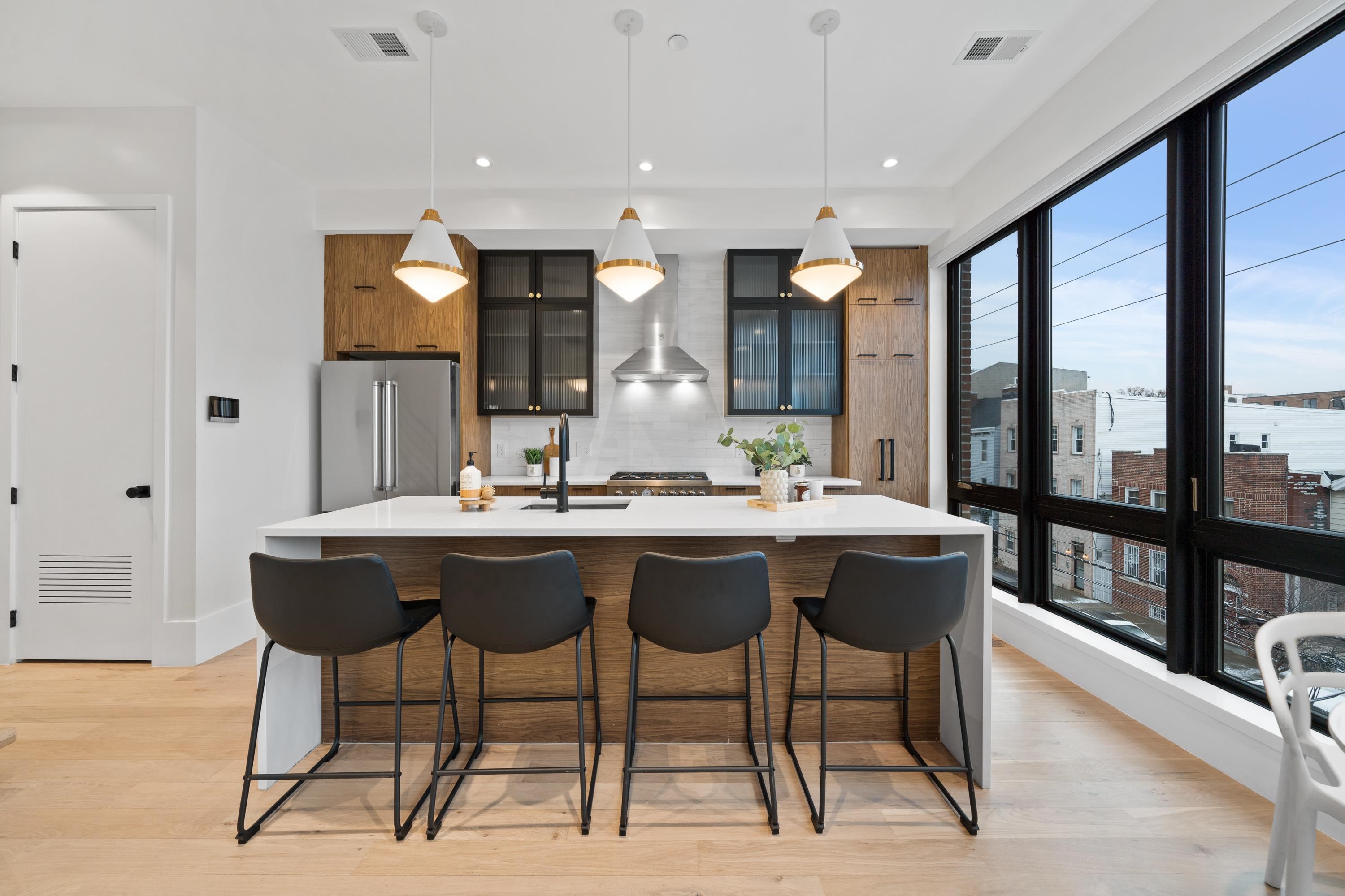339 PALISADE AVE Unit: 3