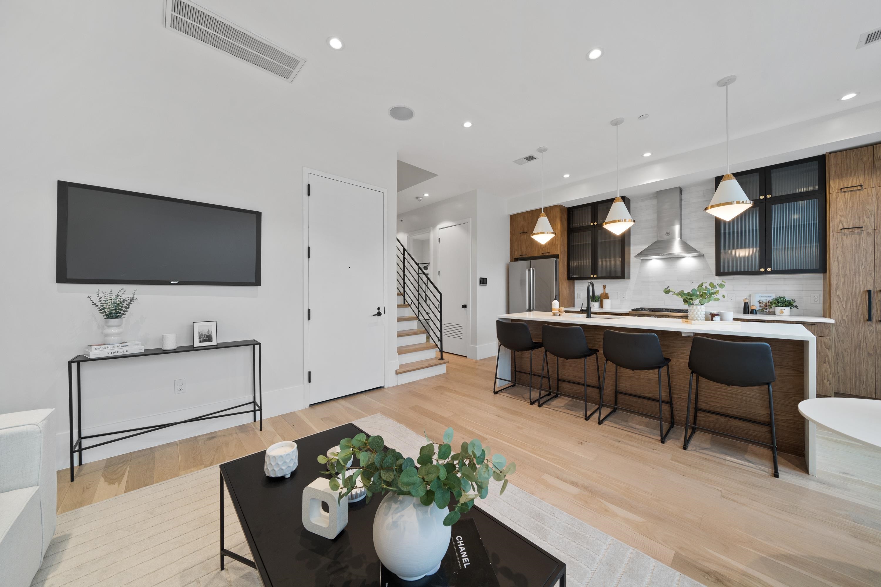 339 PALISADE AVE Unit: 3