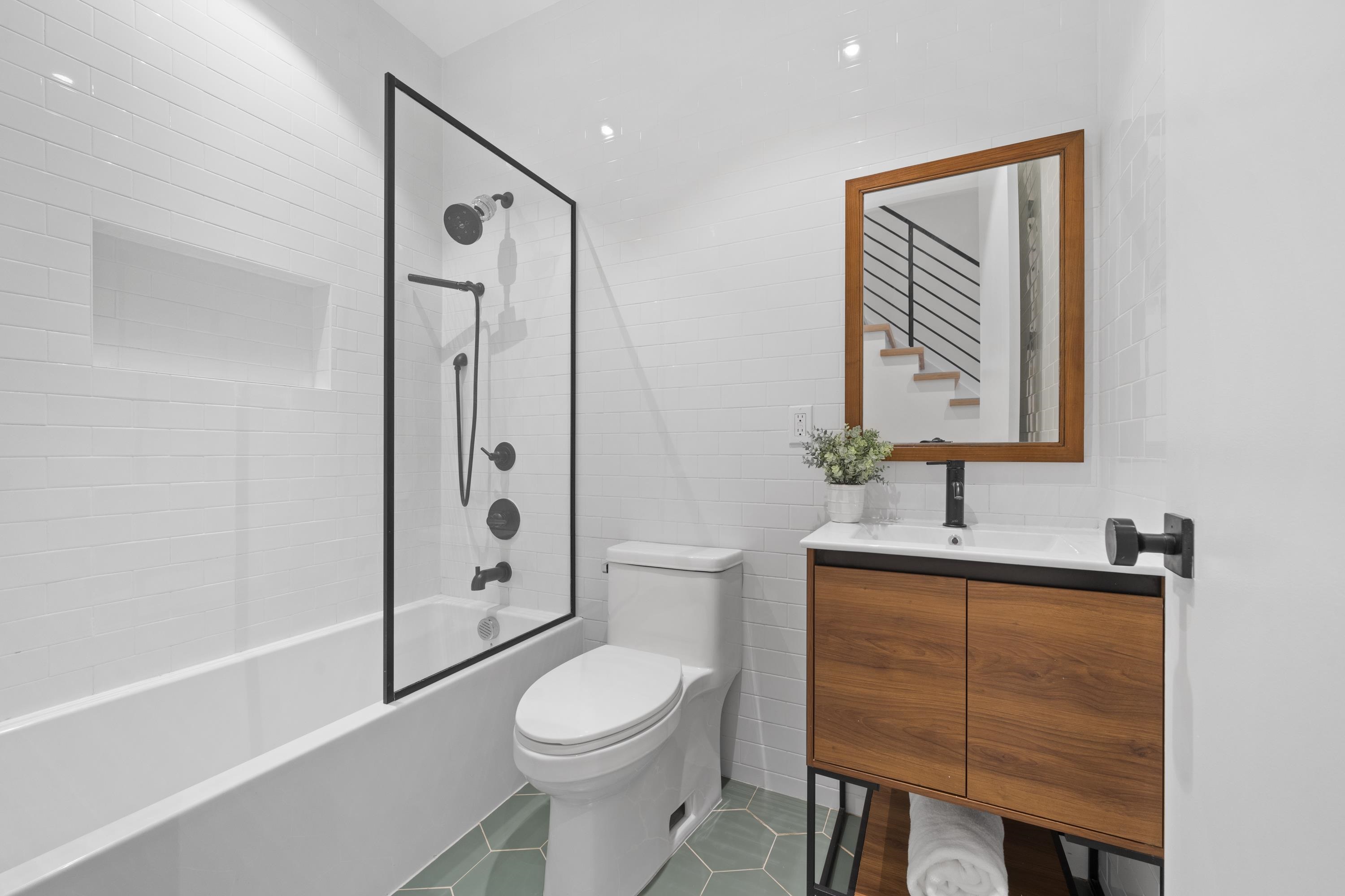 339 PALISADE AVE Unit: 3