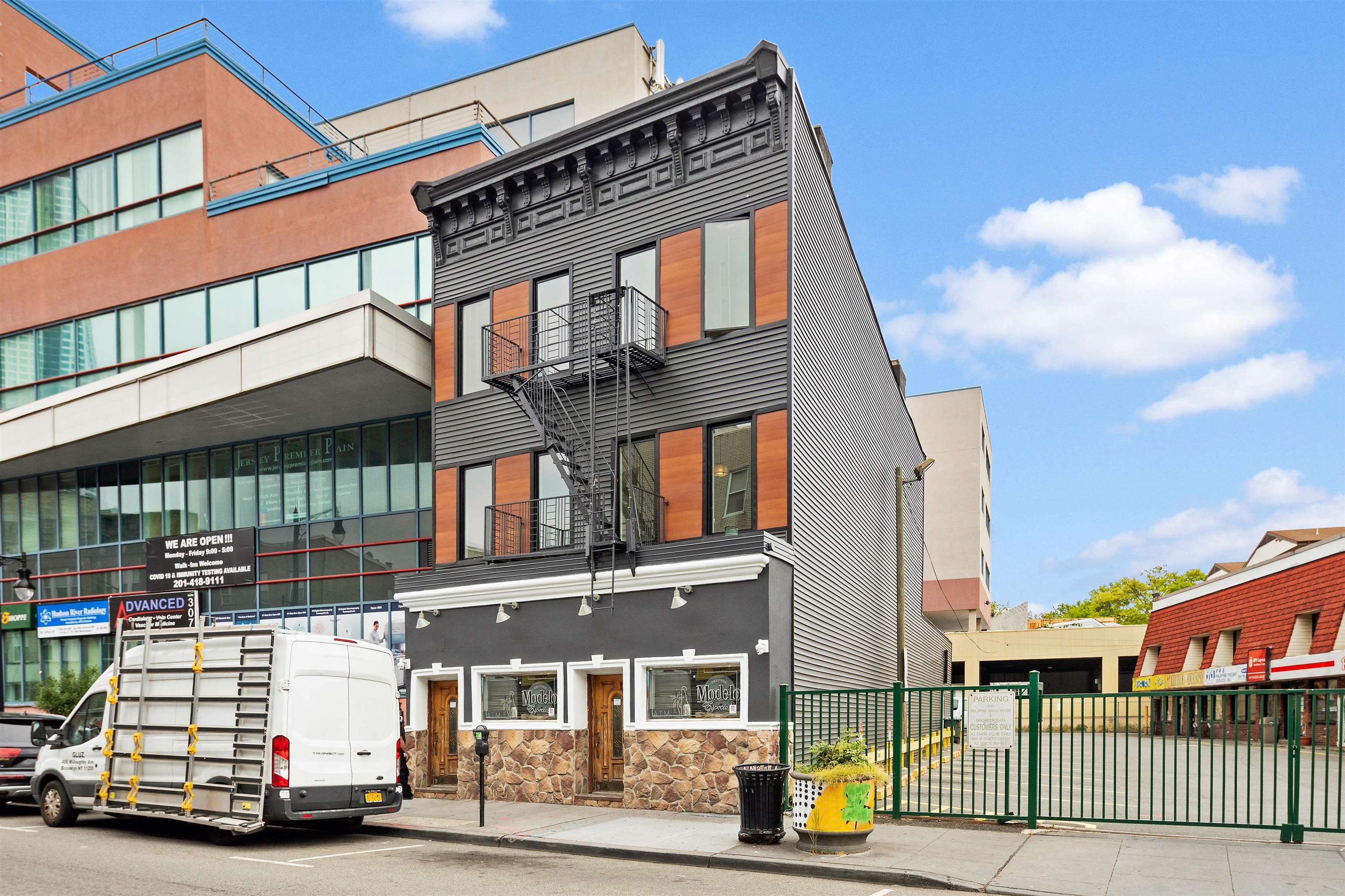 542 NEWARK AVE Unit: 2R