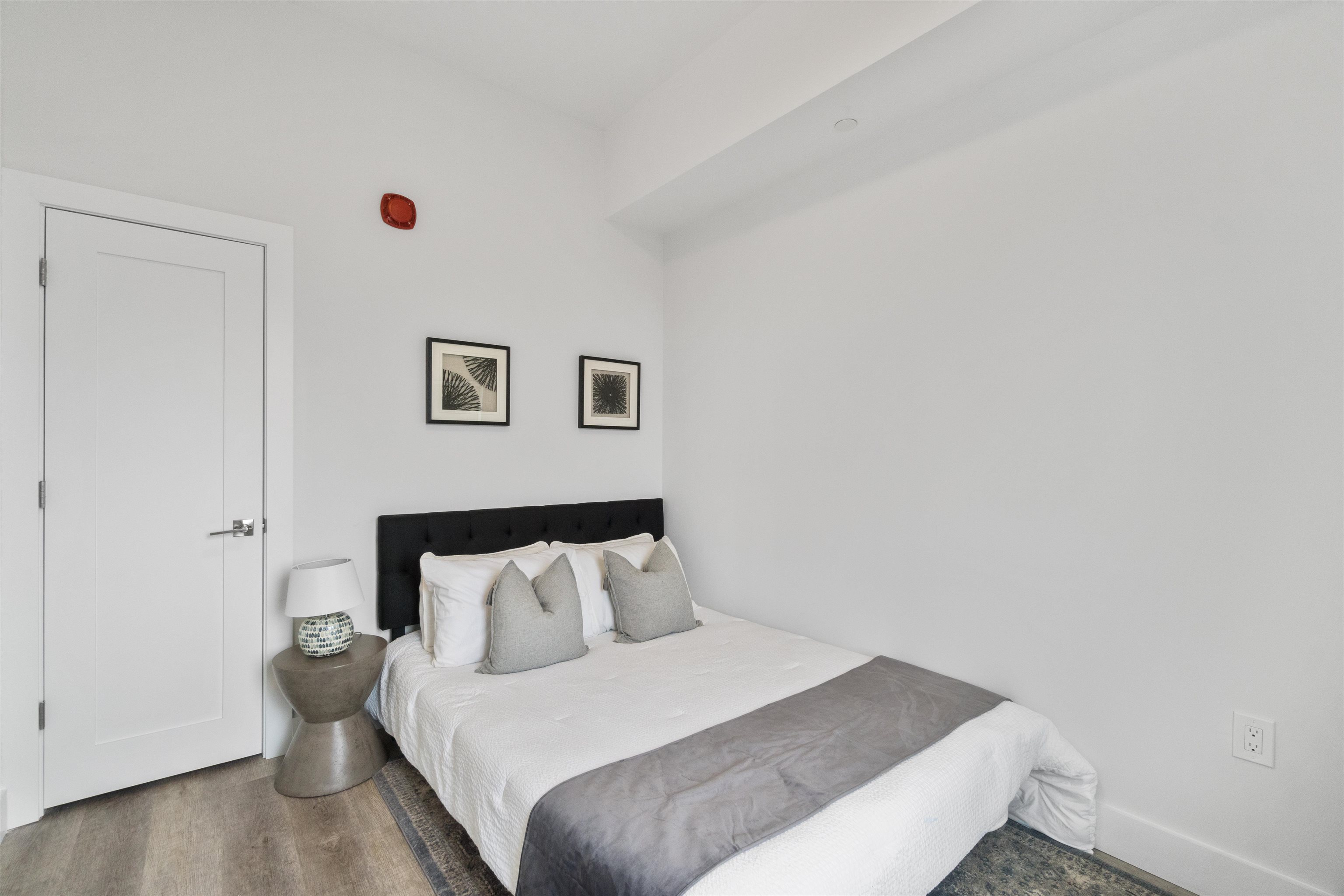 412 WHITON ST Unit: 302