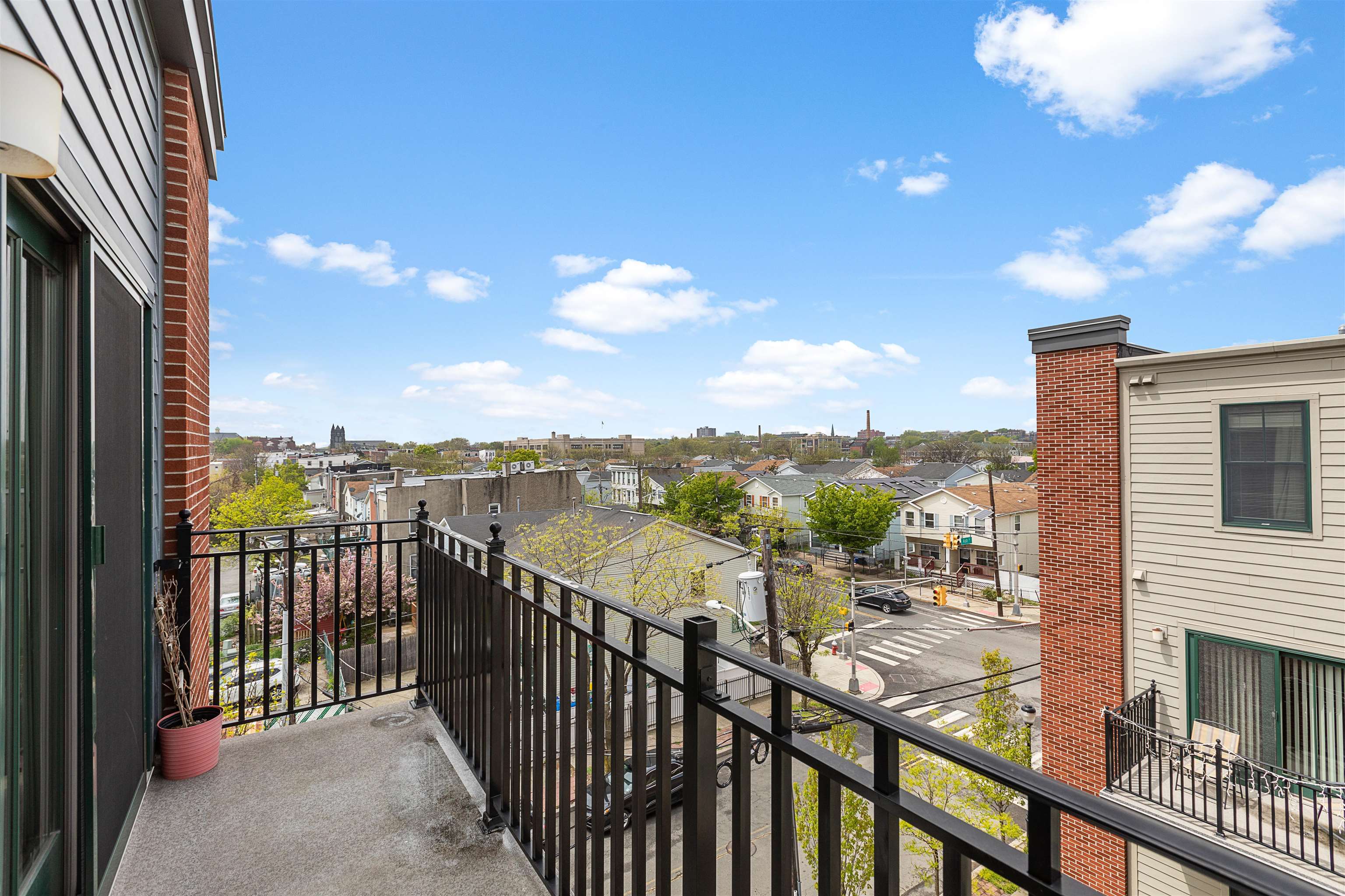 26-2 ASH ST Unit: 2