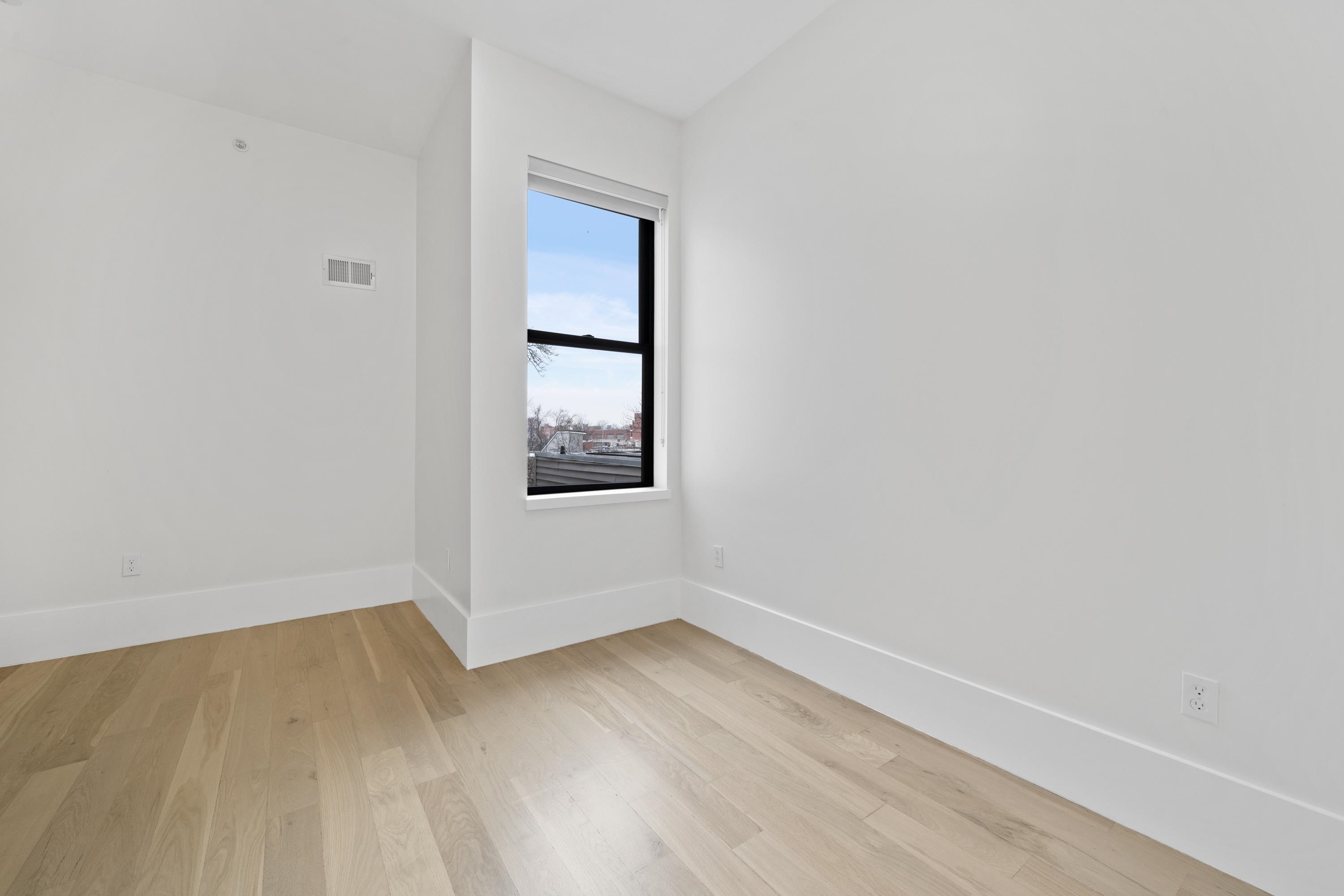 339 PALISADE AVE Unit: 4