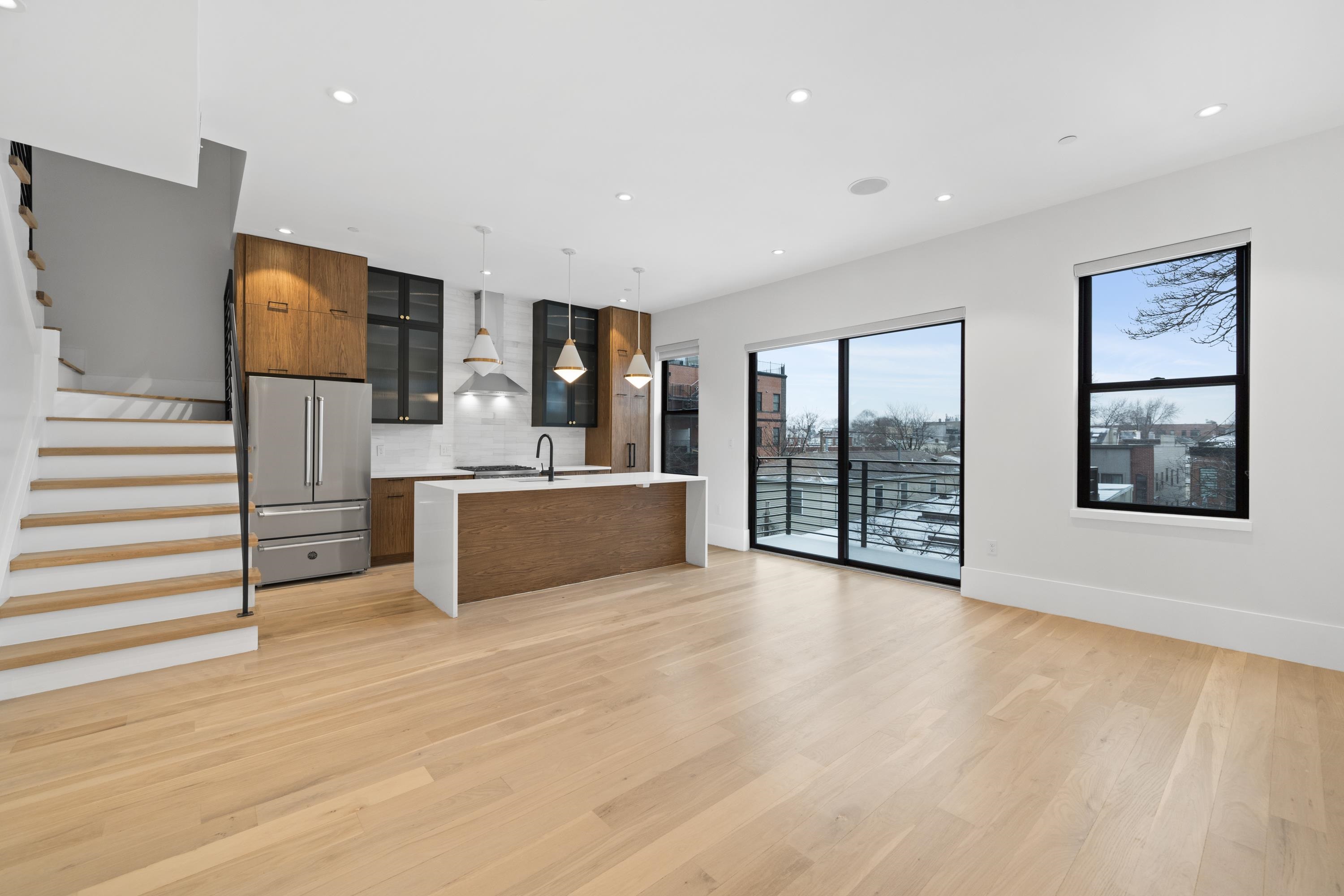 339 PALISADE AVE Unit: 4
