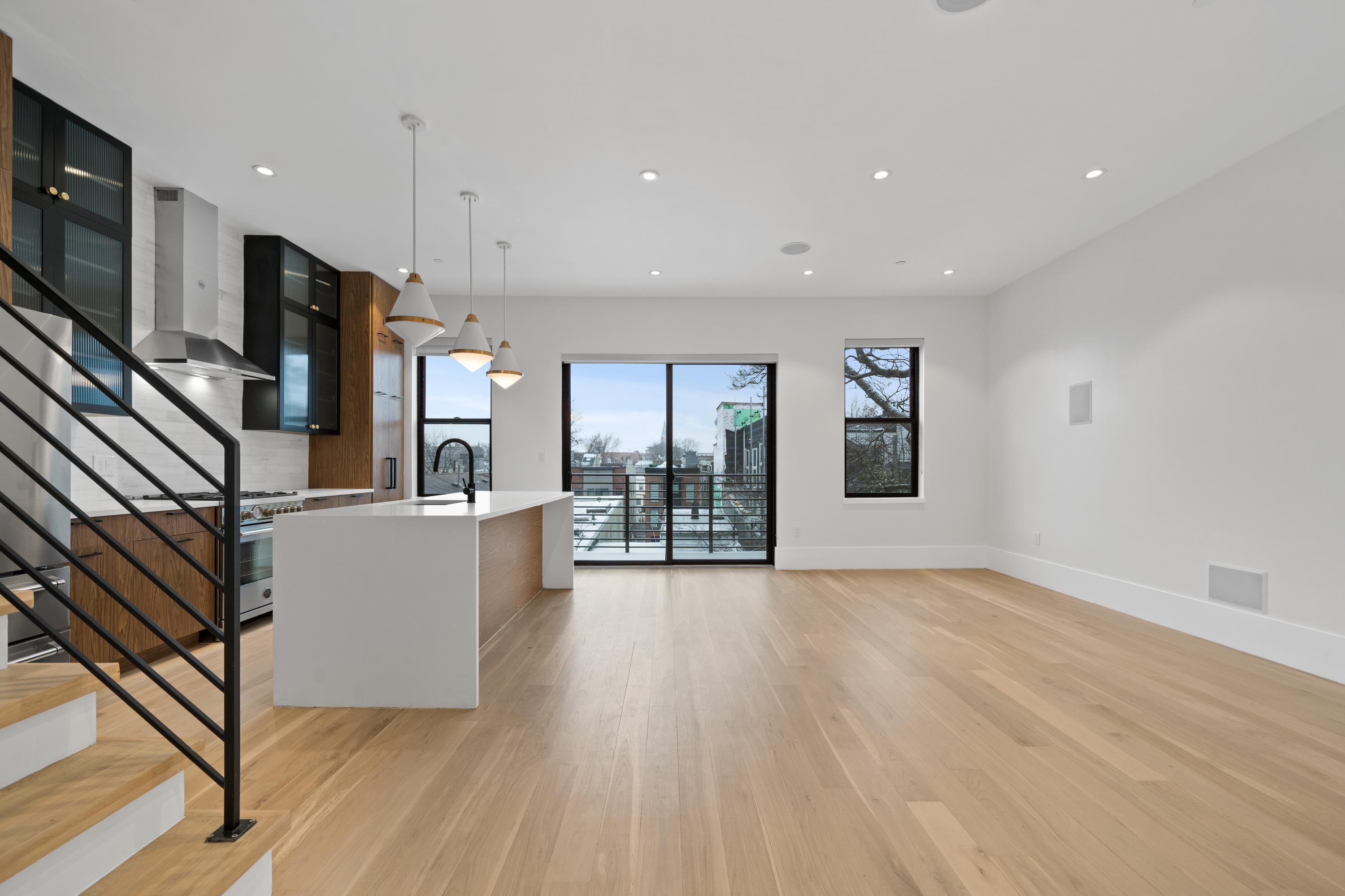 339 PALISADE AVE Unit: 4