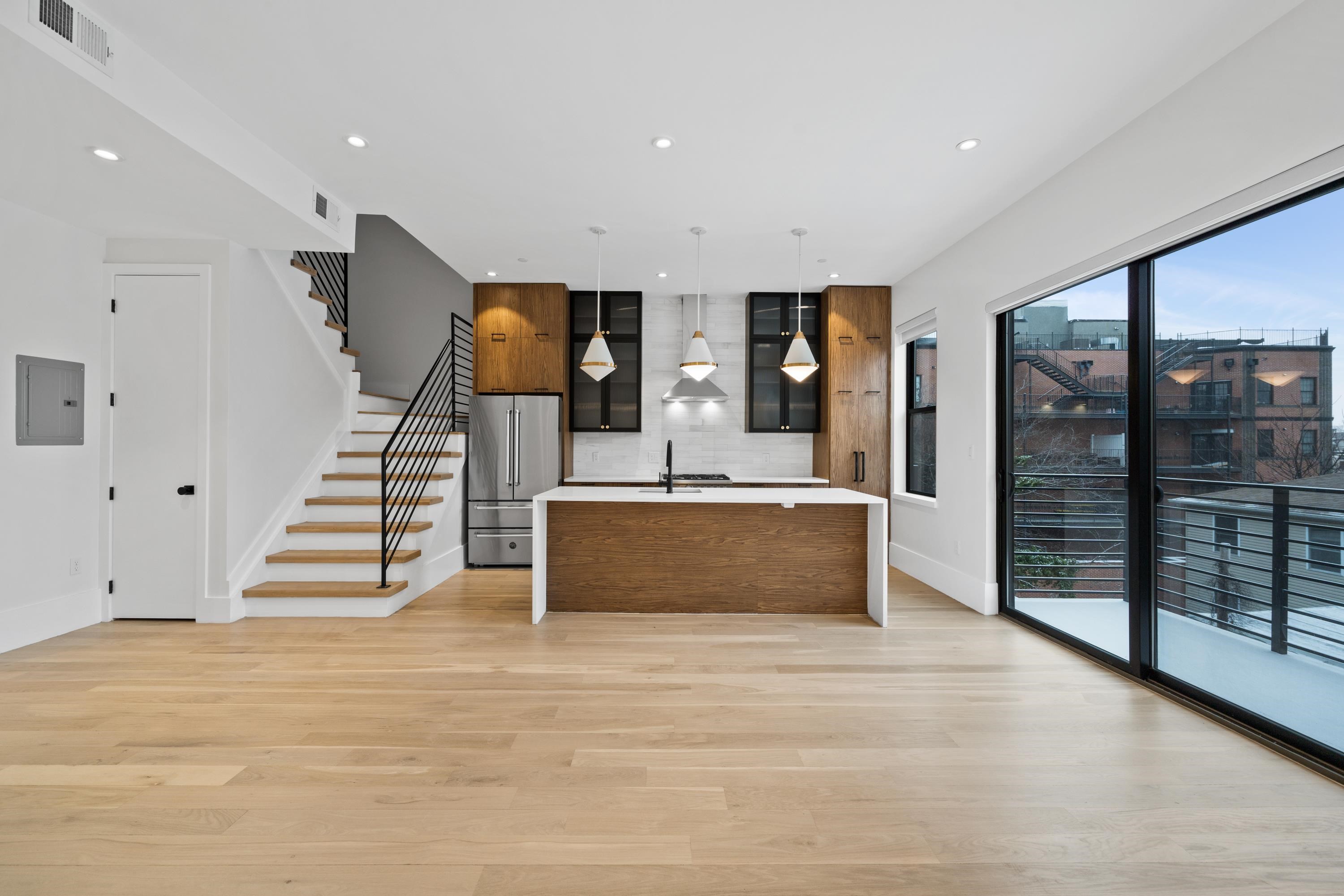 339 PALISADE AVE Unit: 4