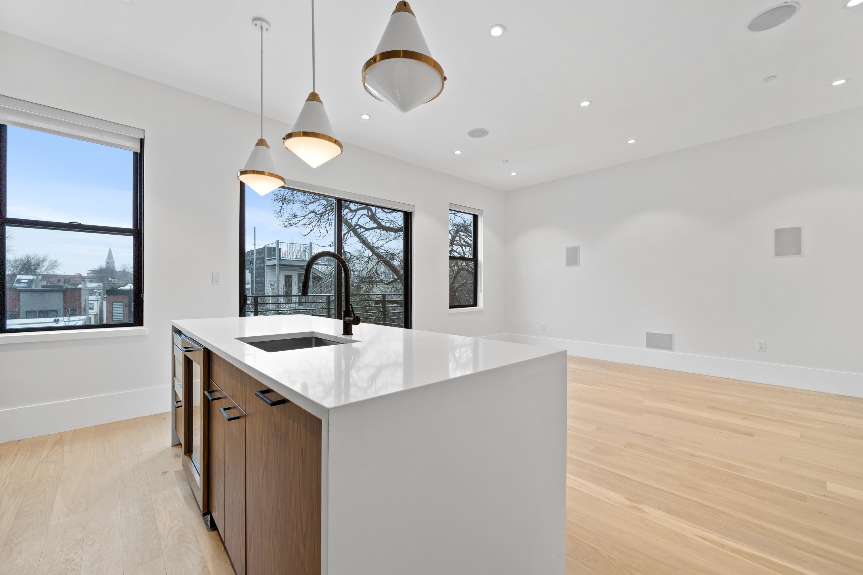 339 PALISADE AVE Unit: 4