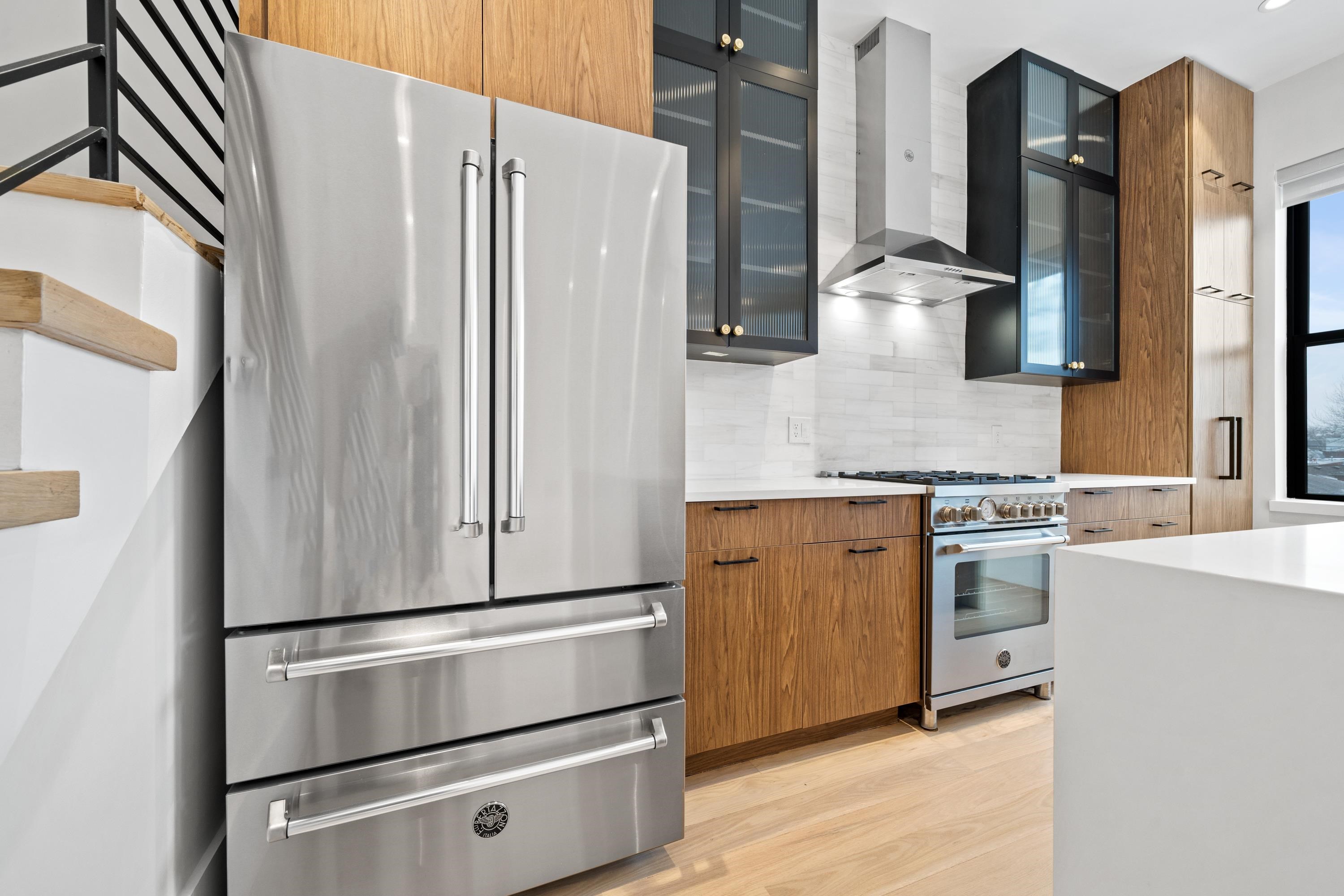 339 PALISADE AVE Unit: 4