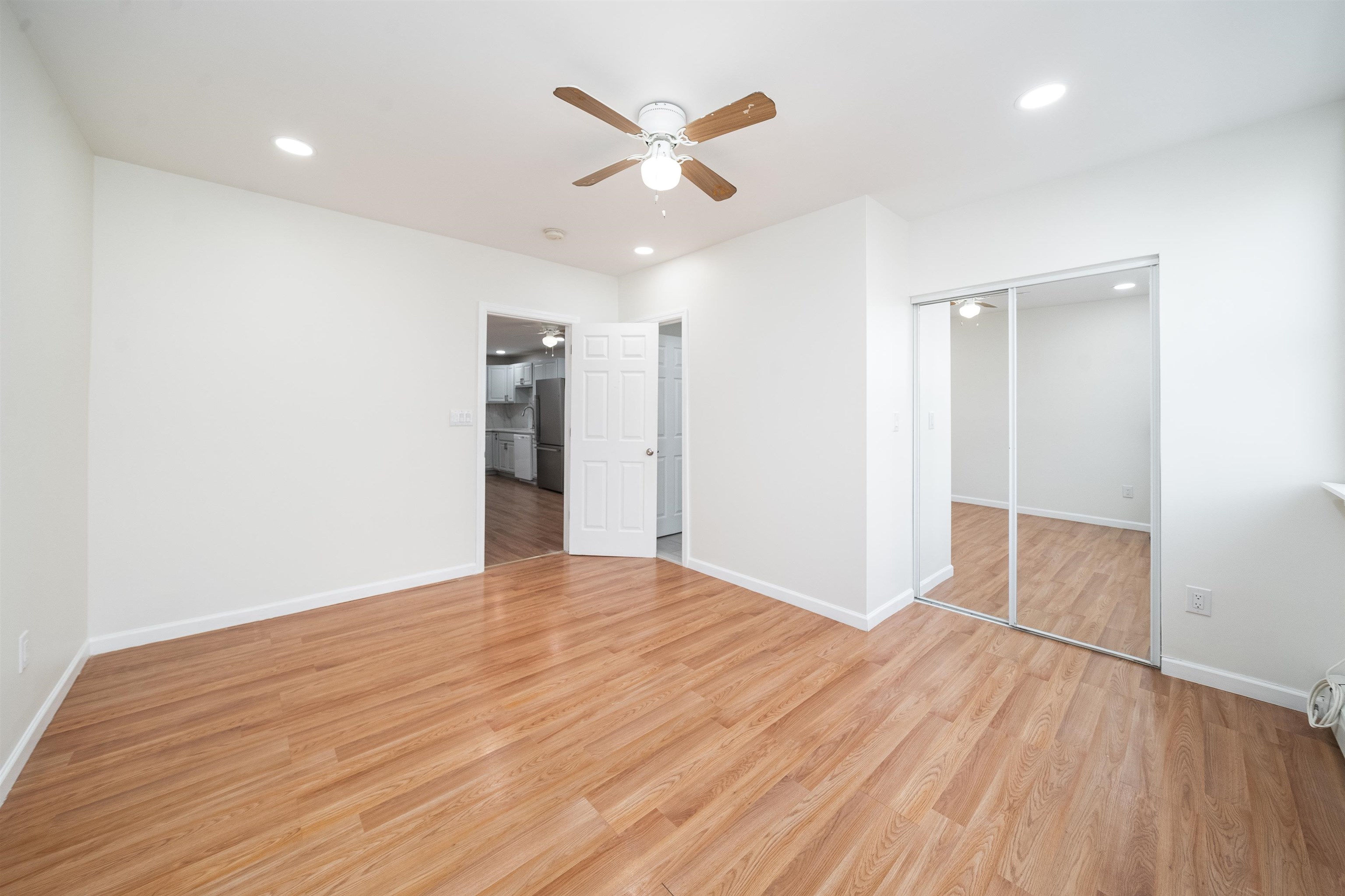 59 HUTTON ST Unit: 3