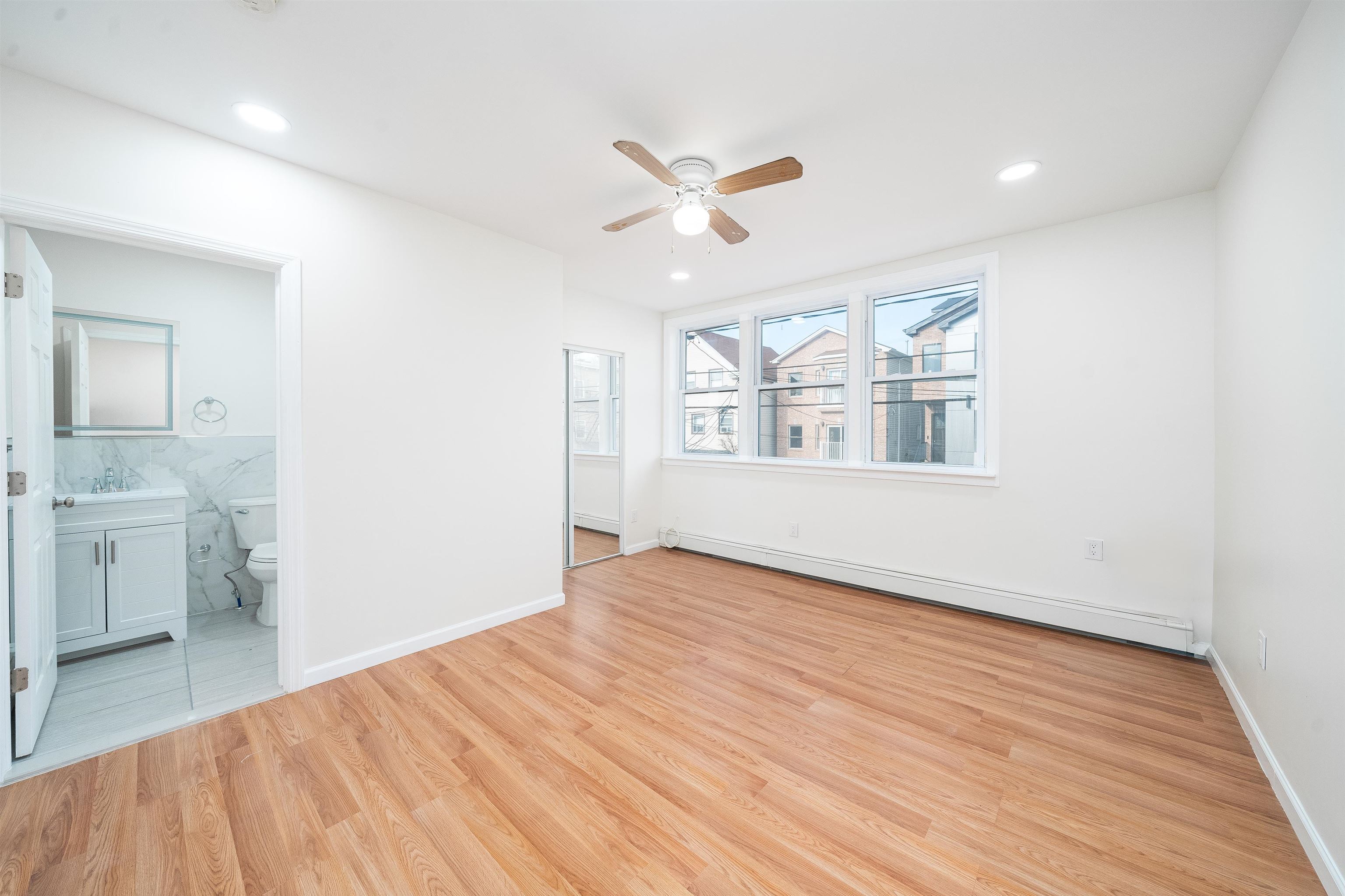 59 HUTTON ST Unit: 3