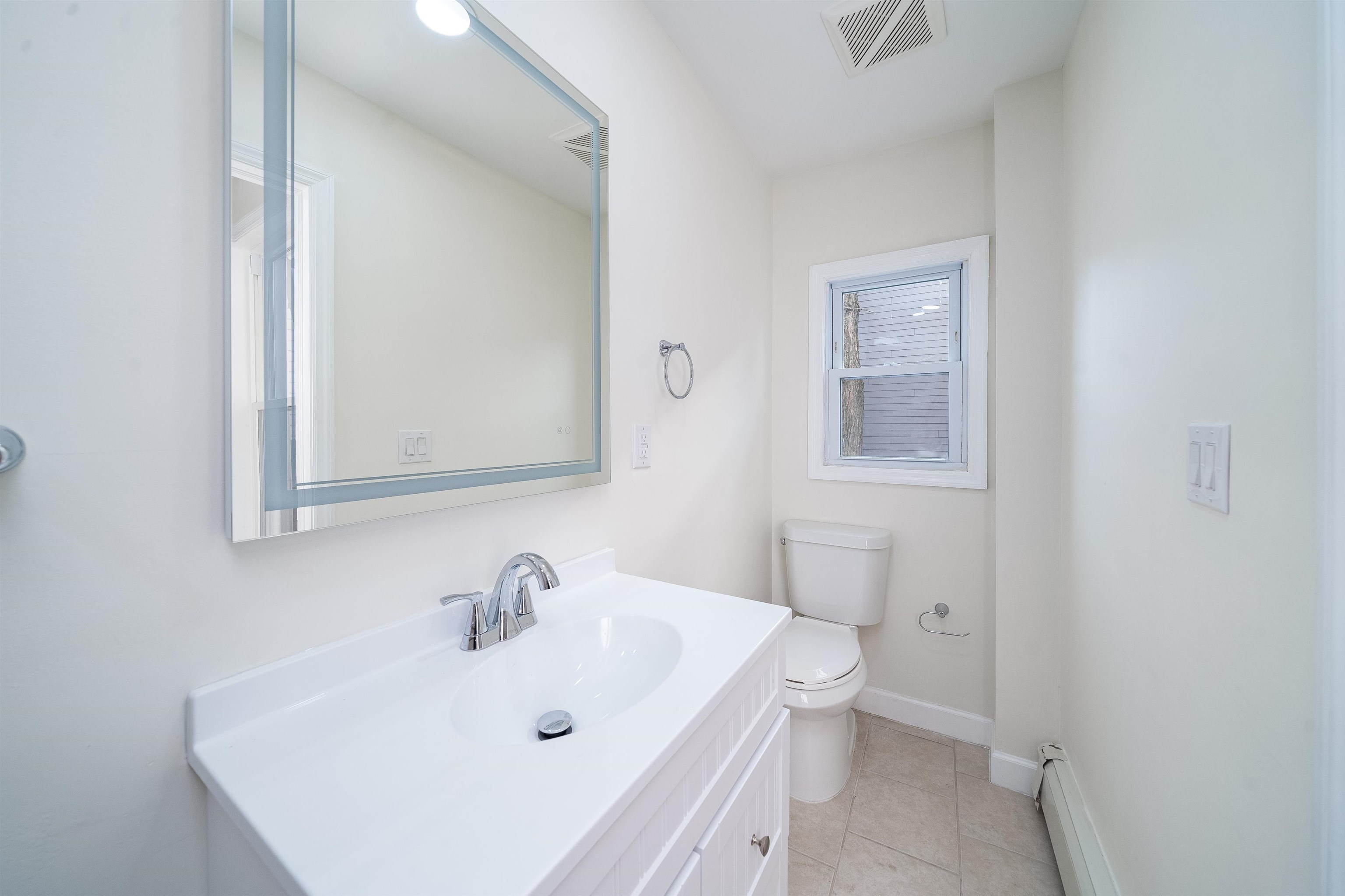 59 HUTTON ST Unit: 3