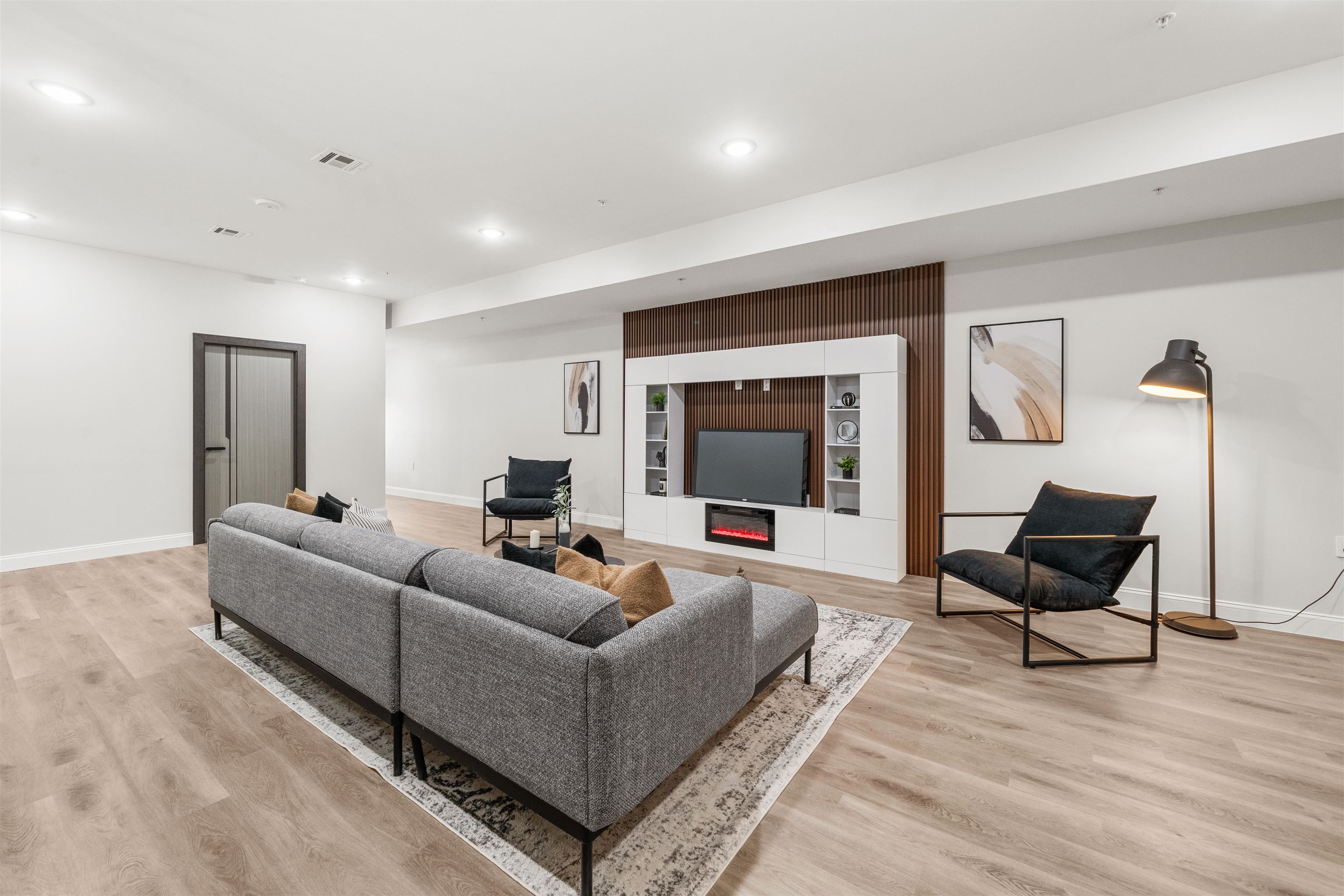 221 LIBERTY AVE Unit: 1
