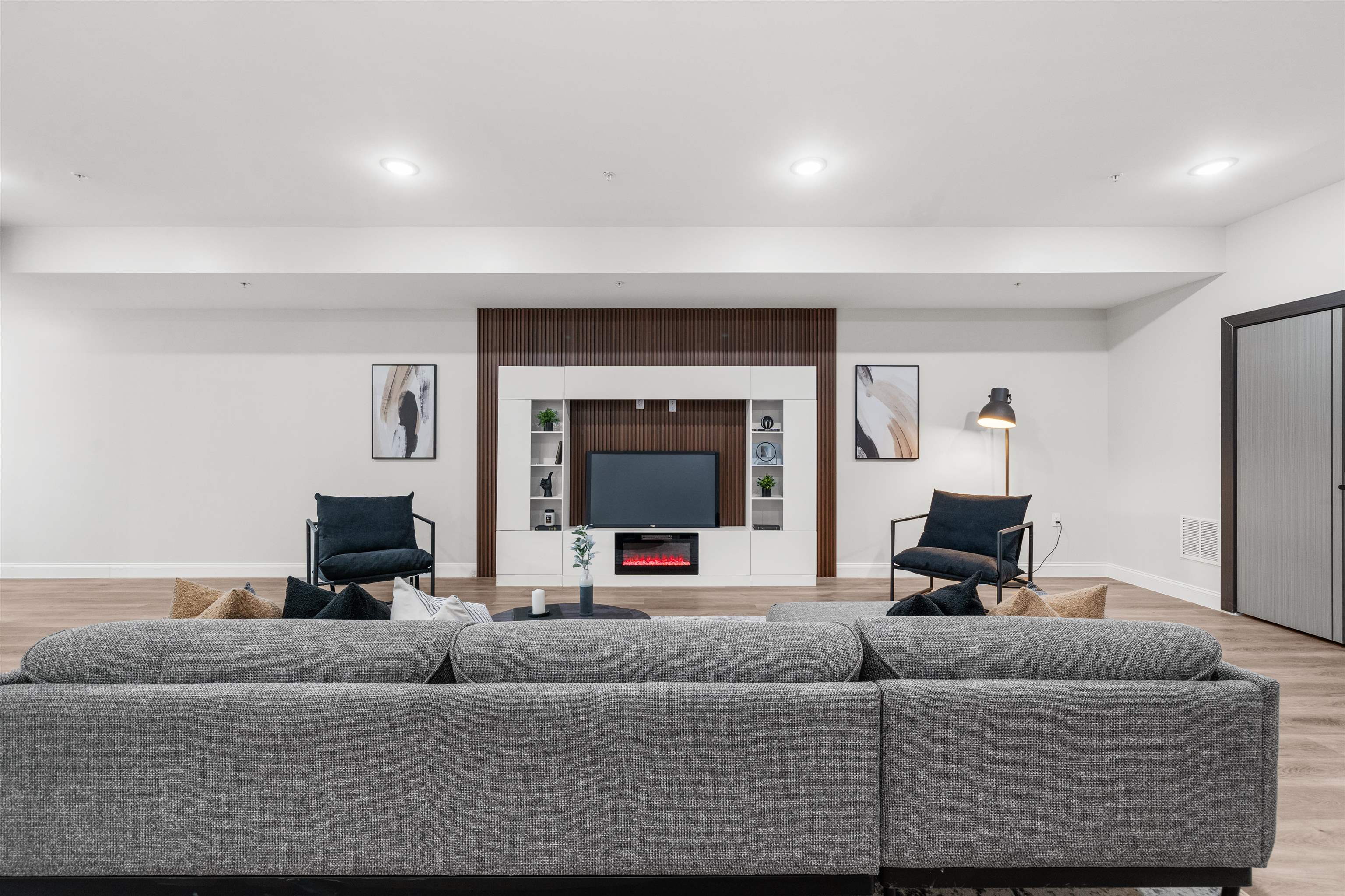 221 LIBERTY AVE Unit: 1